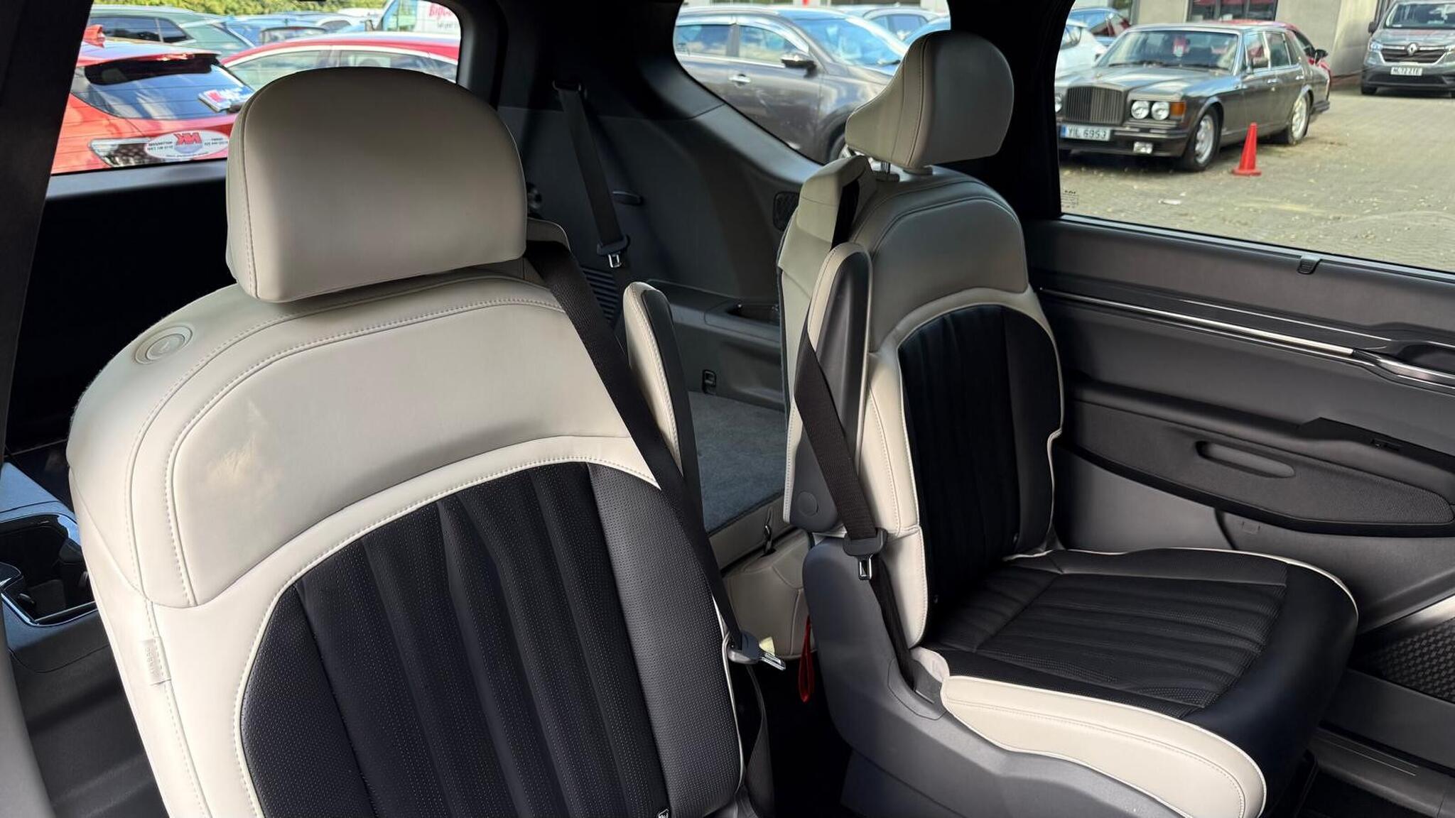 Kia EV9 view 27