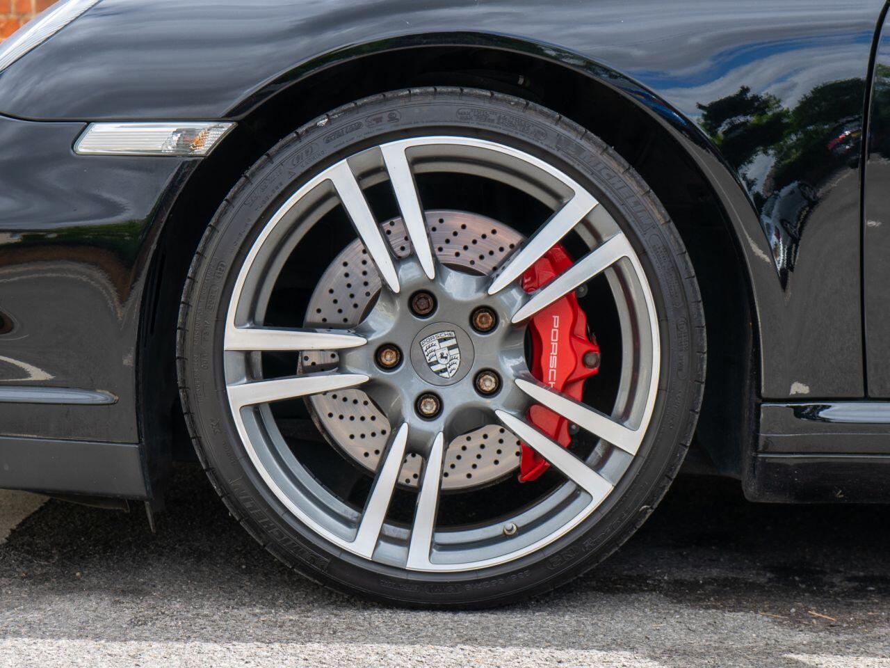 Porsche 911 view 23