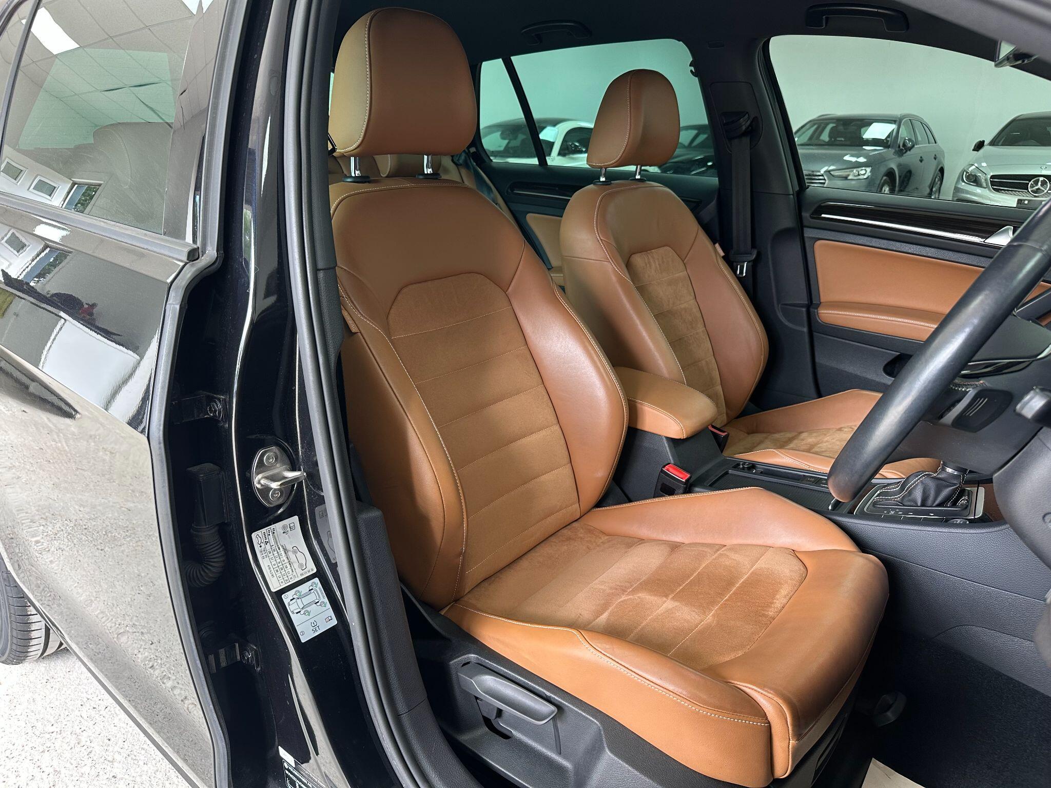 2015 Volkswagen Golf image 30