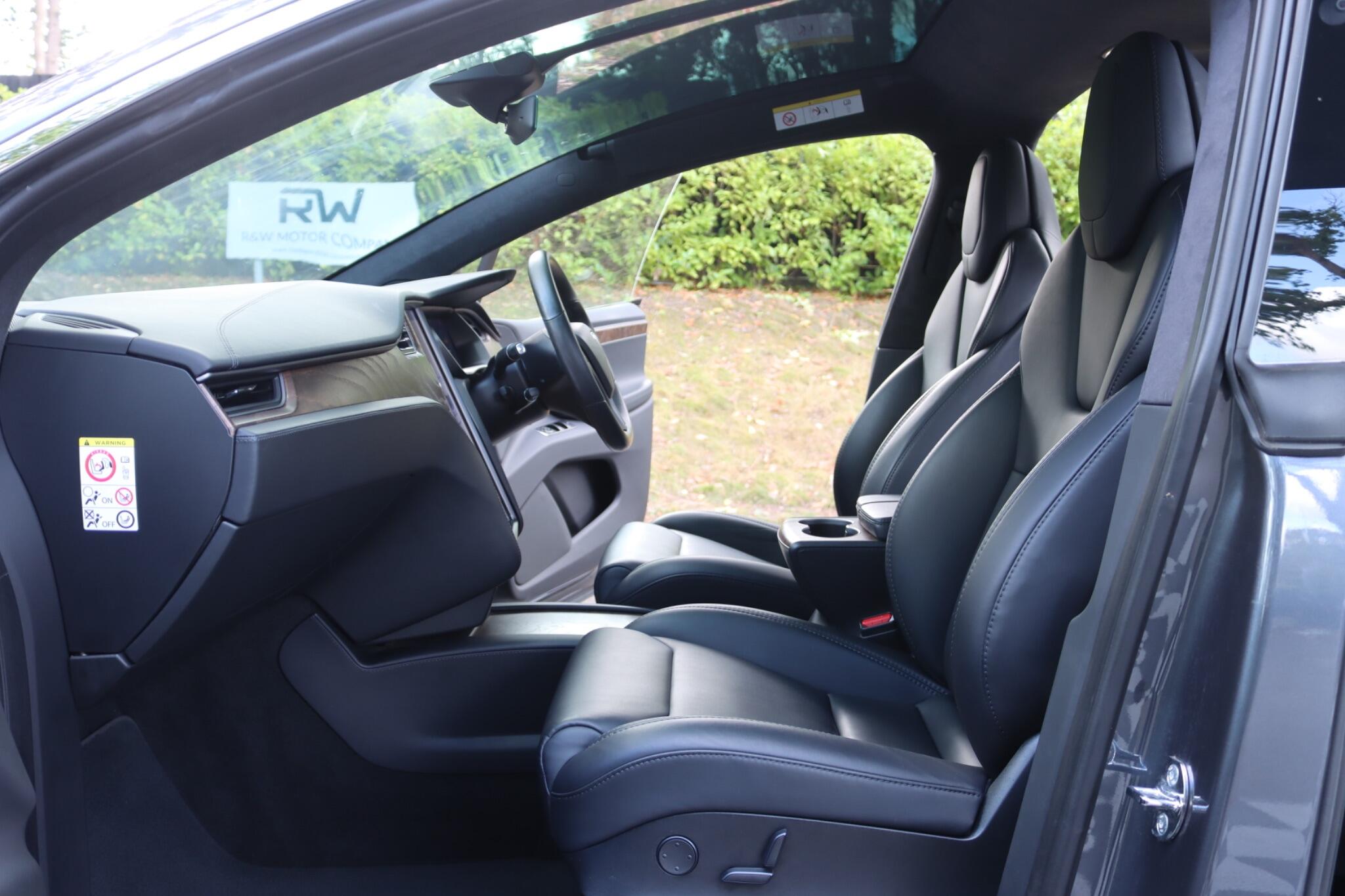 Tesla Model X view 36