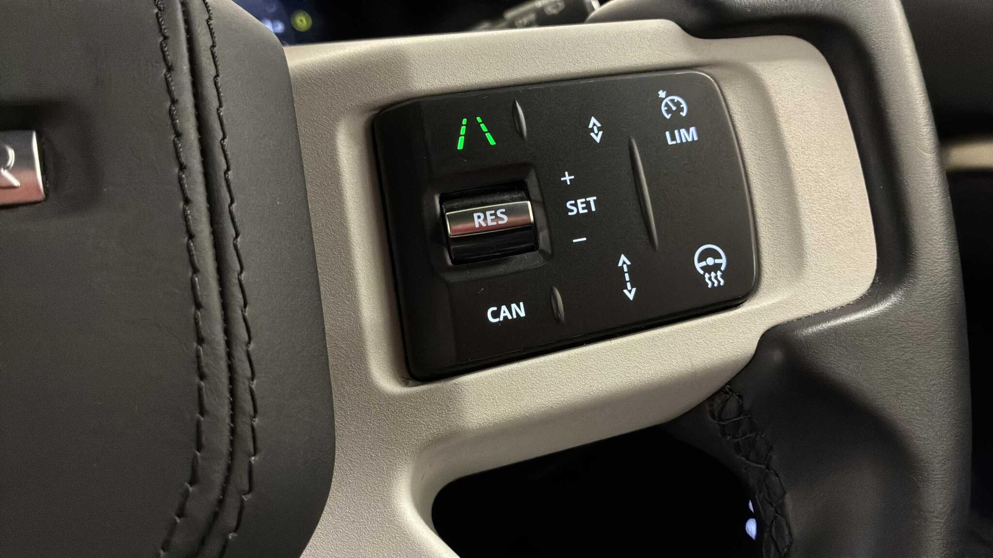 Land Rover Defender view 28