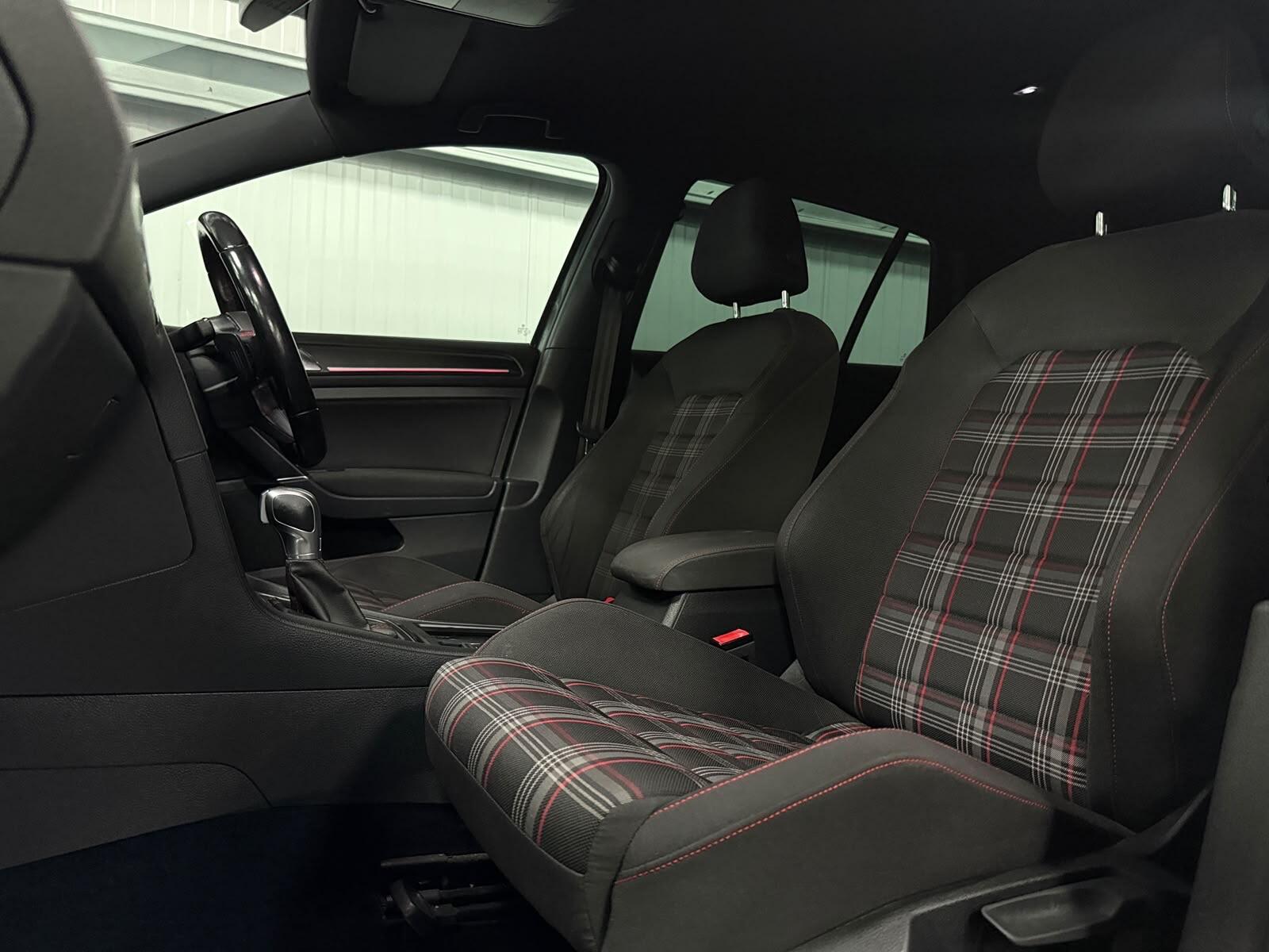 Volkswagen Golf view 22