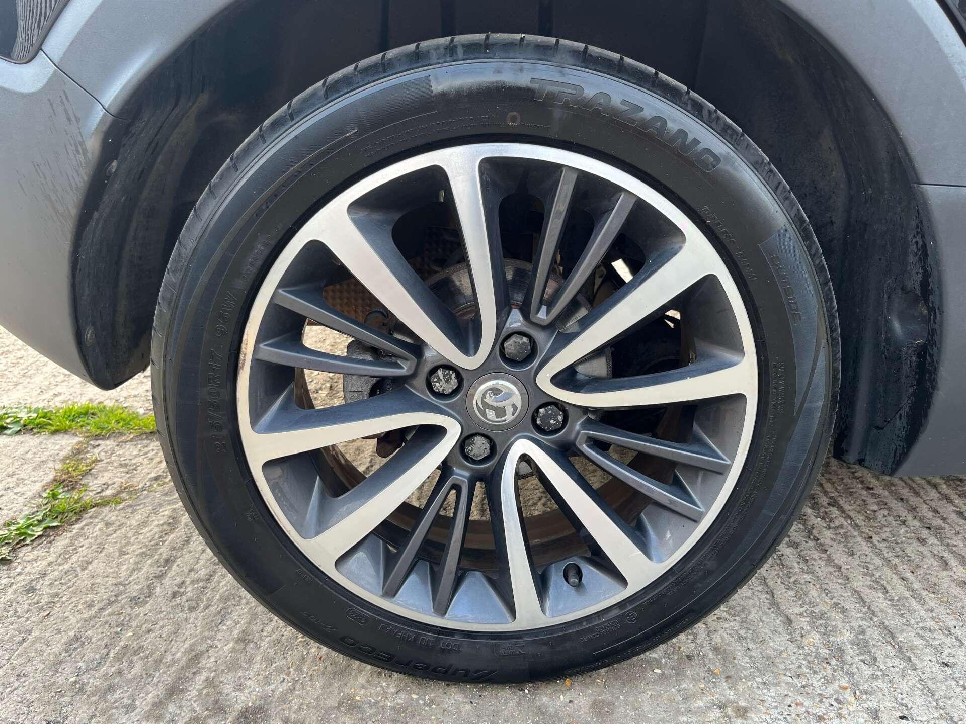 Vauxhall Crossland X view 24