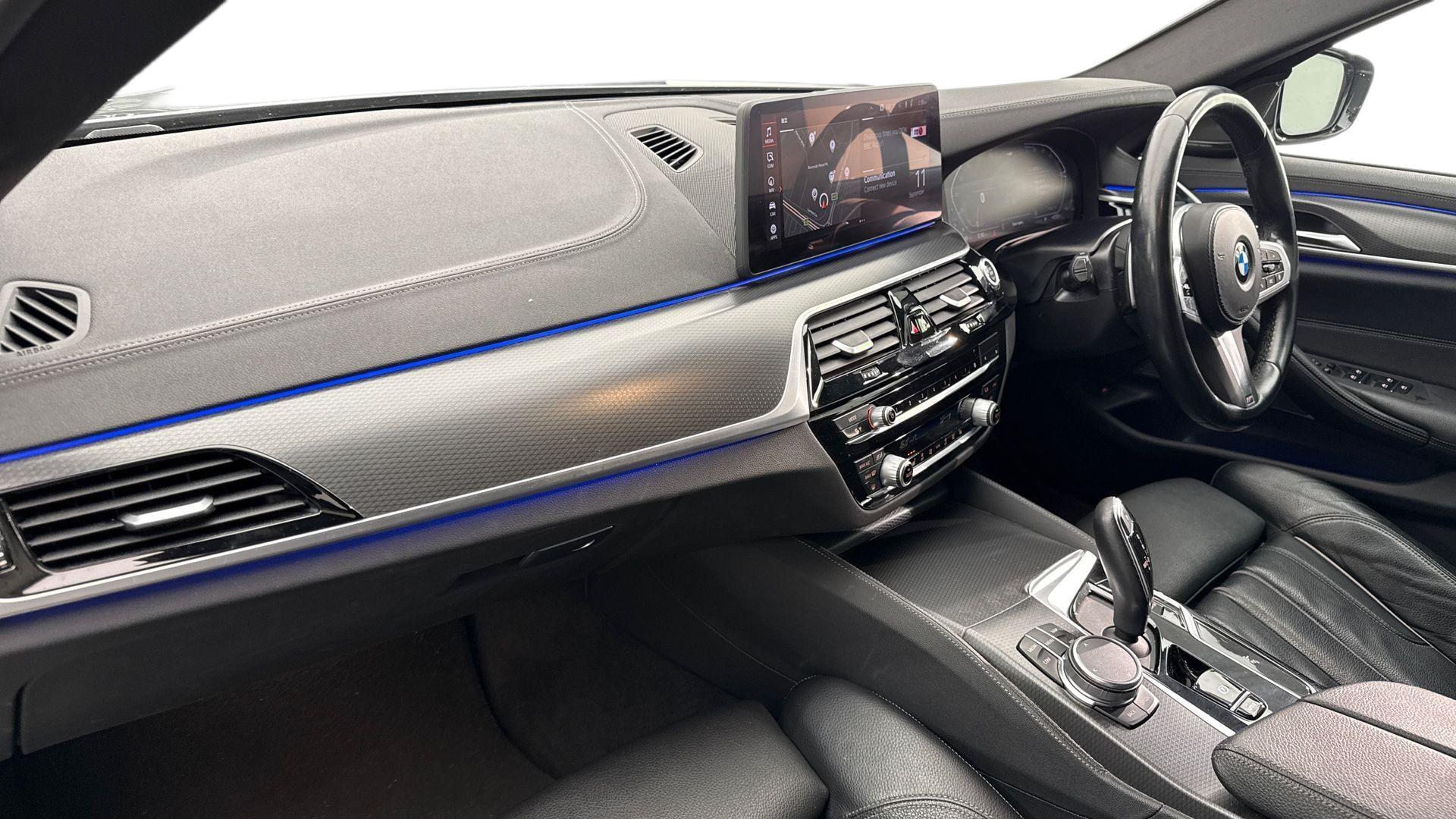 BMW 5 Series view 7
