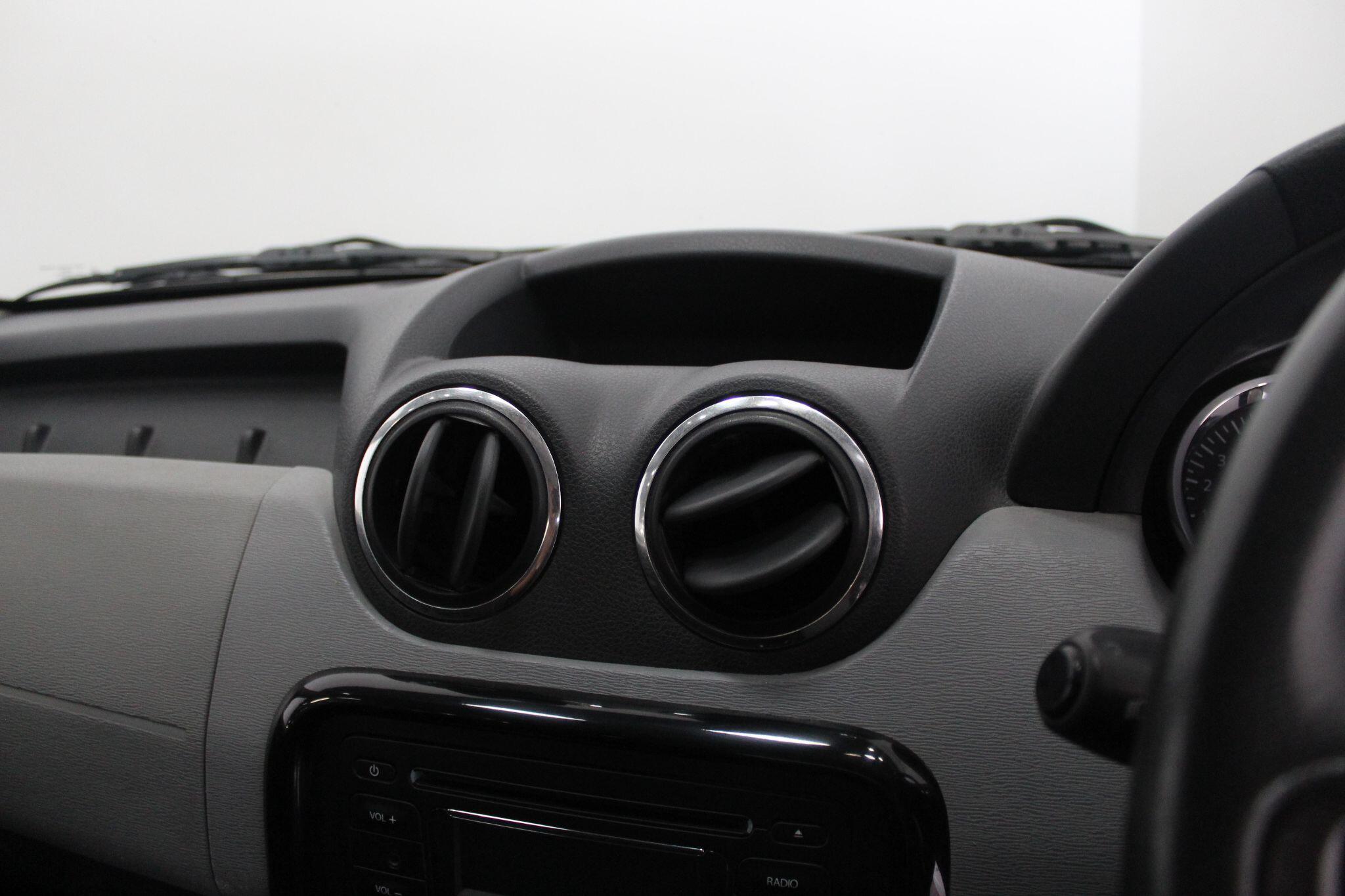 Dacia Duster view 37
