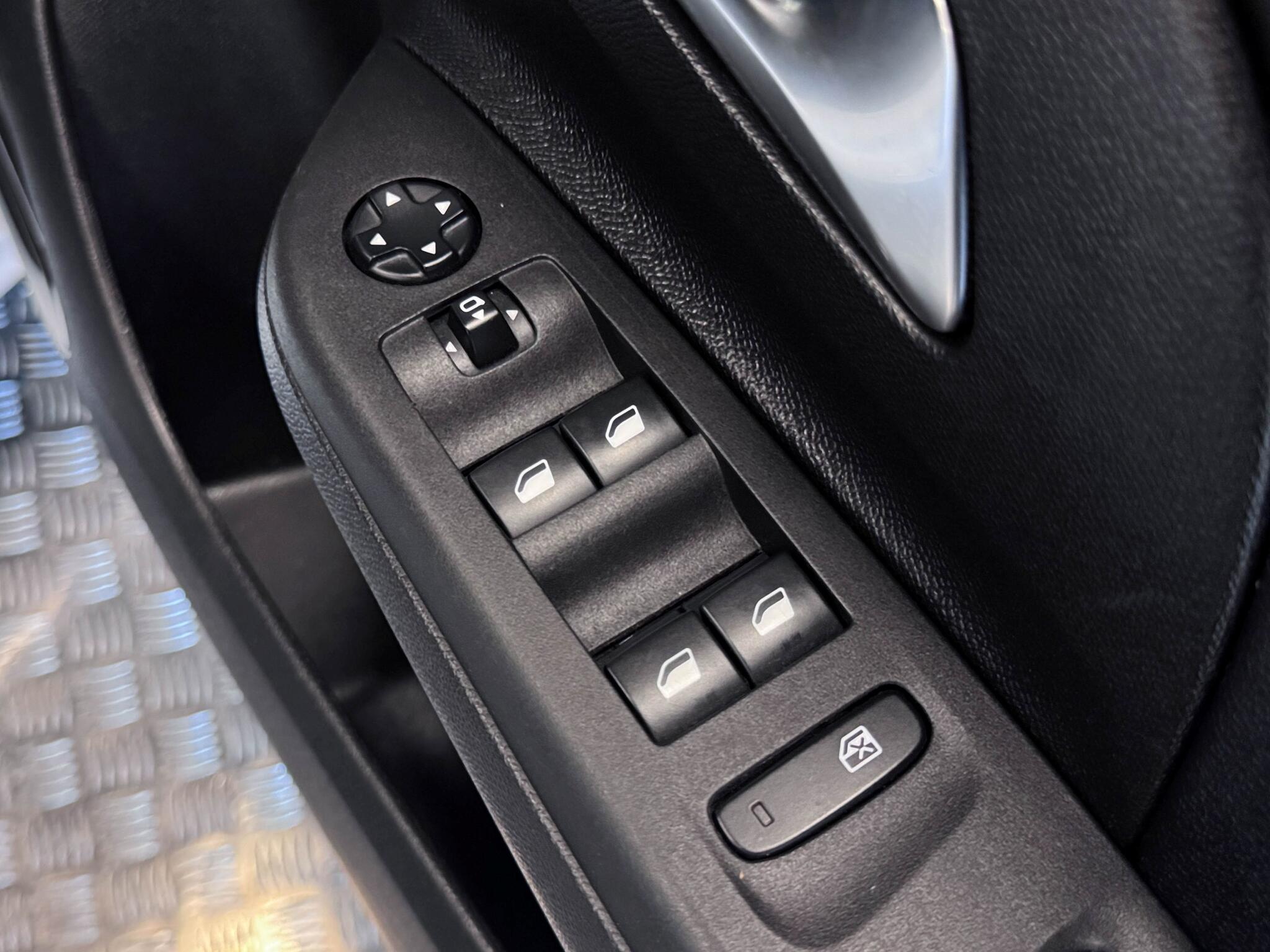 Vauxhall Corsa view 14