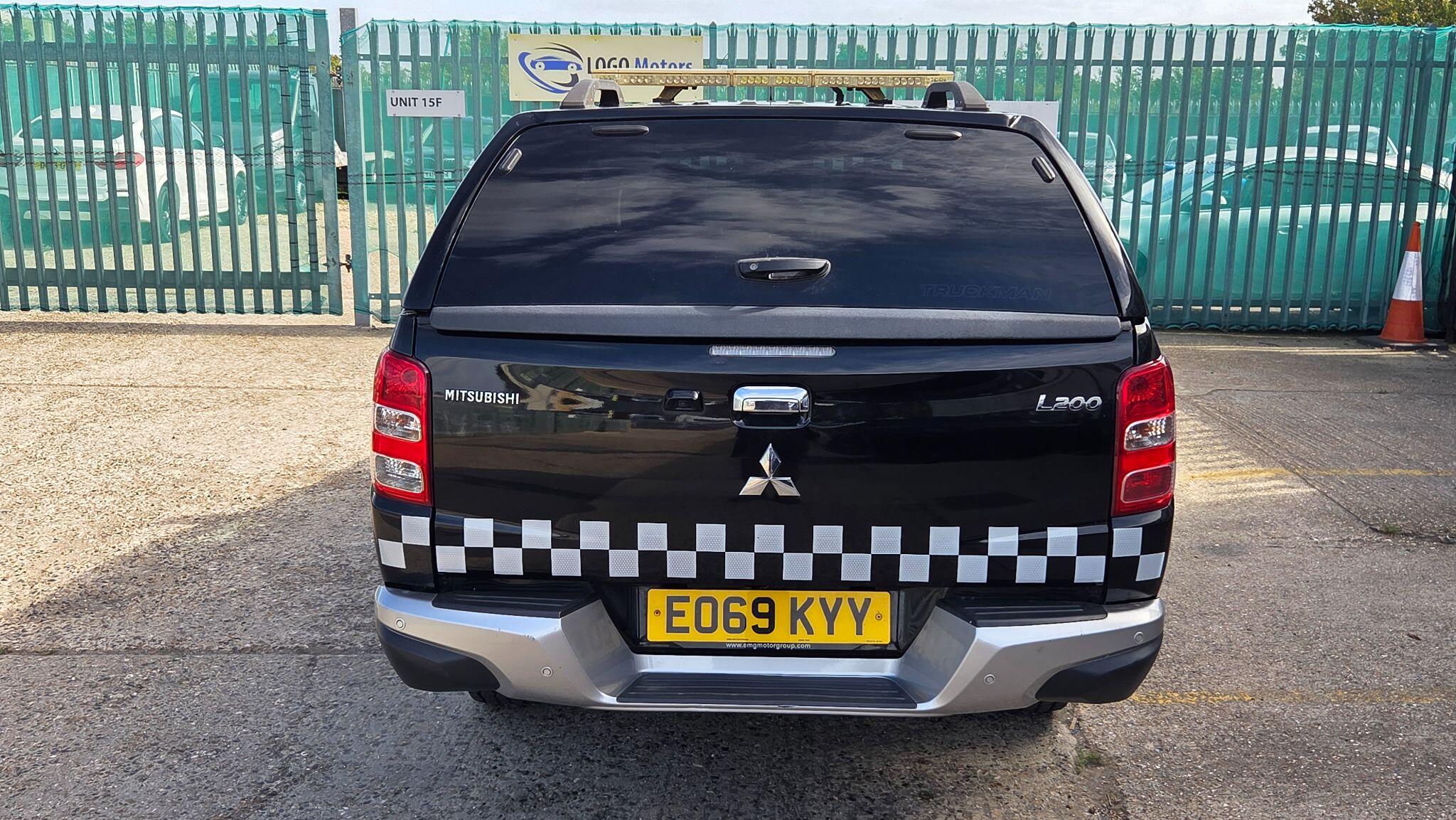 Mitsubishi L200 view 6
