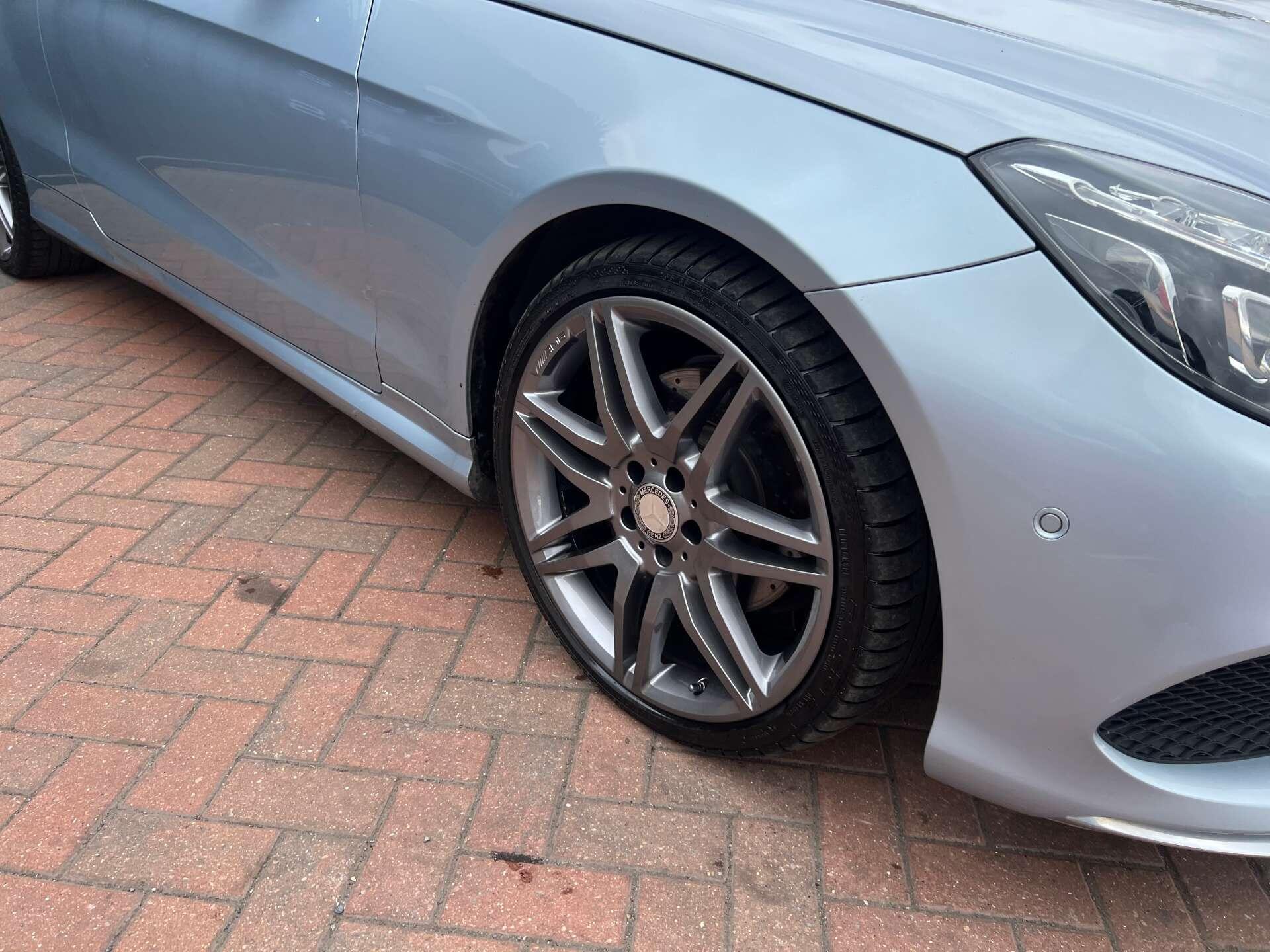 Mercedes-Benz E-Class view 38