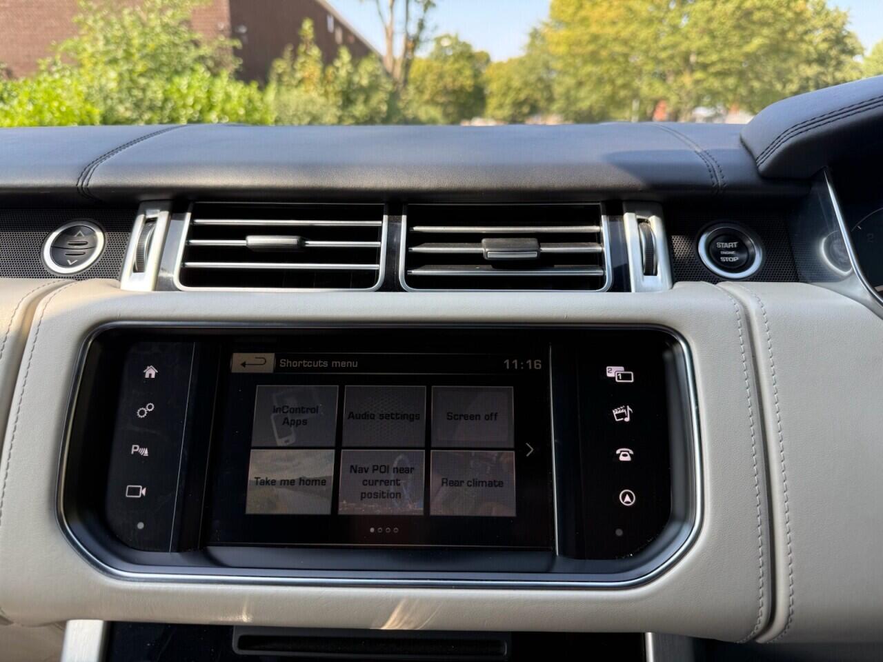 Land Rover Range Rover view 30