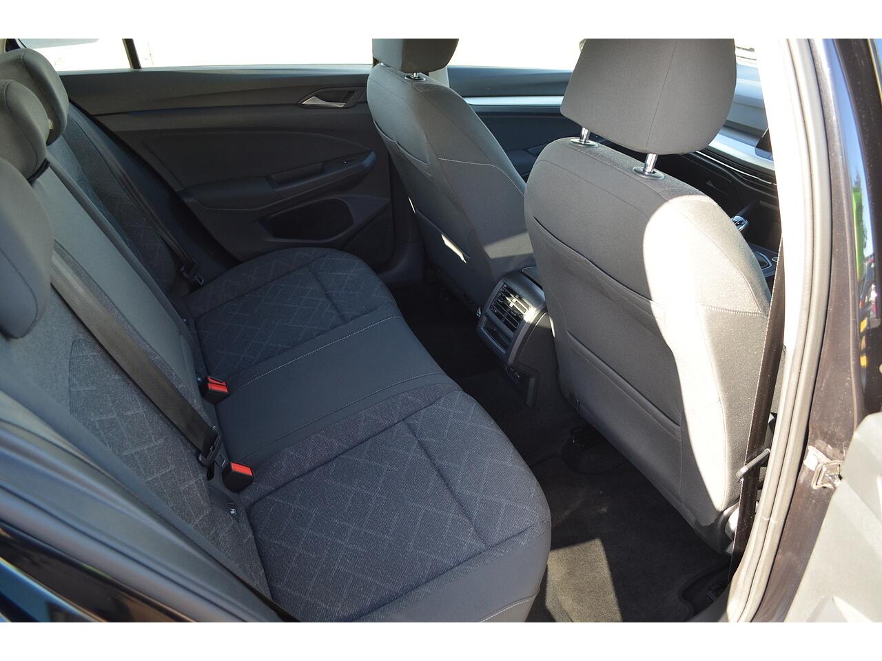 Volkswagen Golf view 17