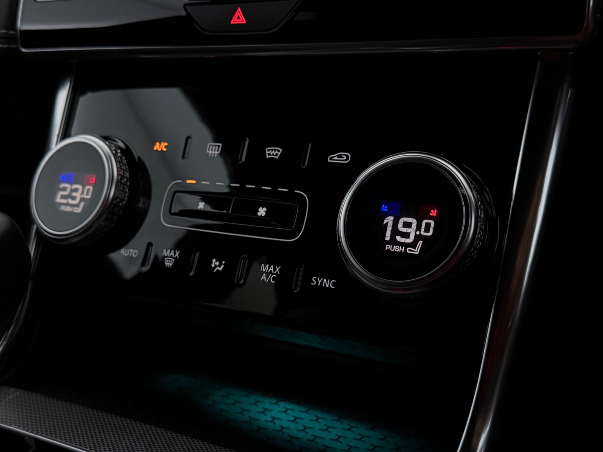 Jaguar Xe view 24