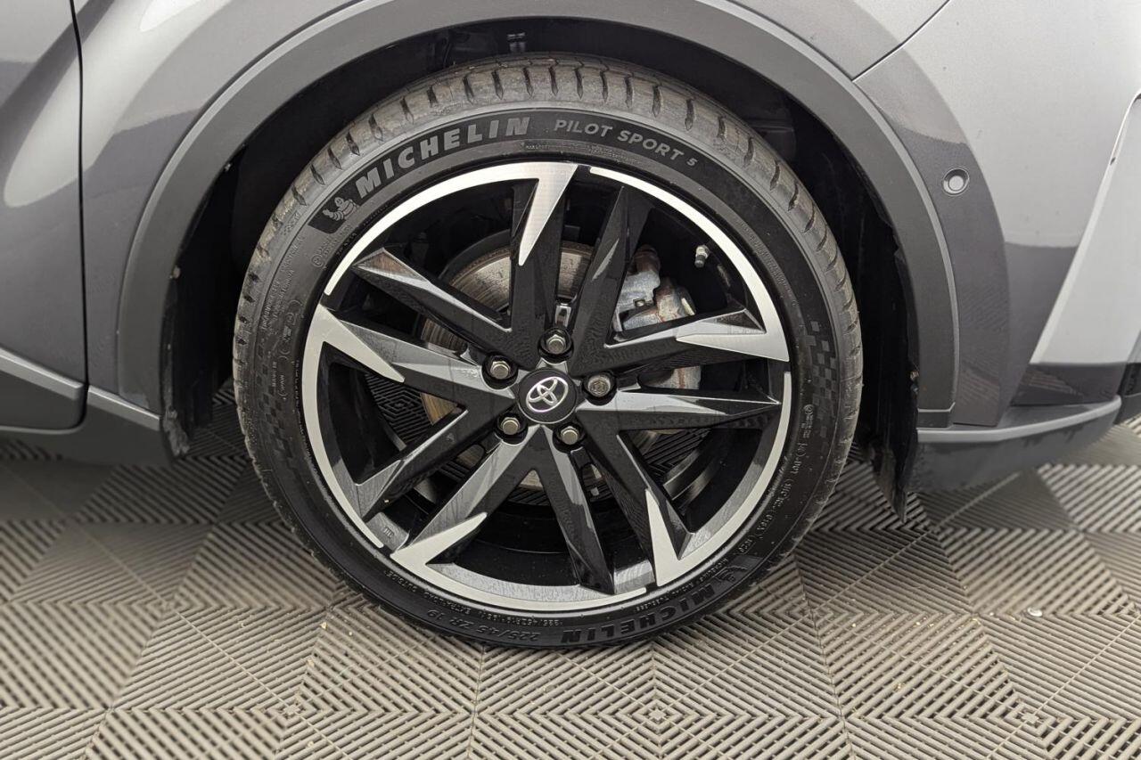 Toyota C-HR view 49