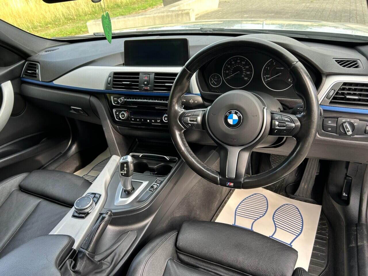 BMW 3 Series view 3