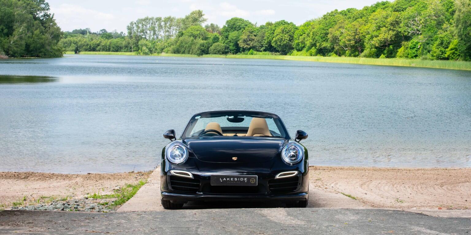 Porsche 911 view 2