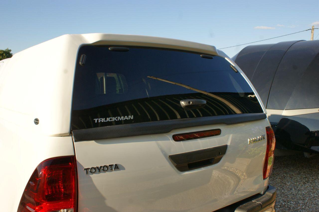Toyota Hilux view 19