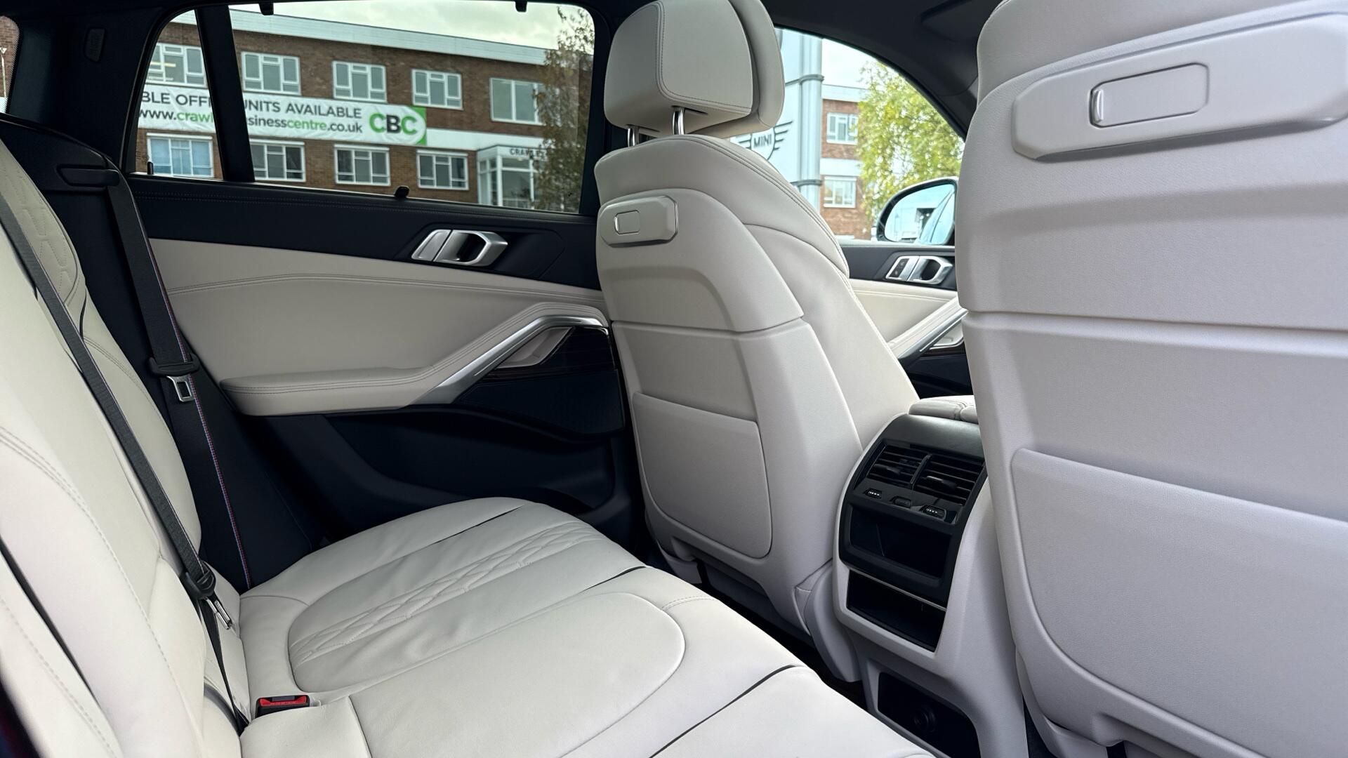 BMW X6 view 48