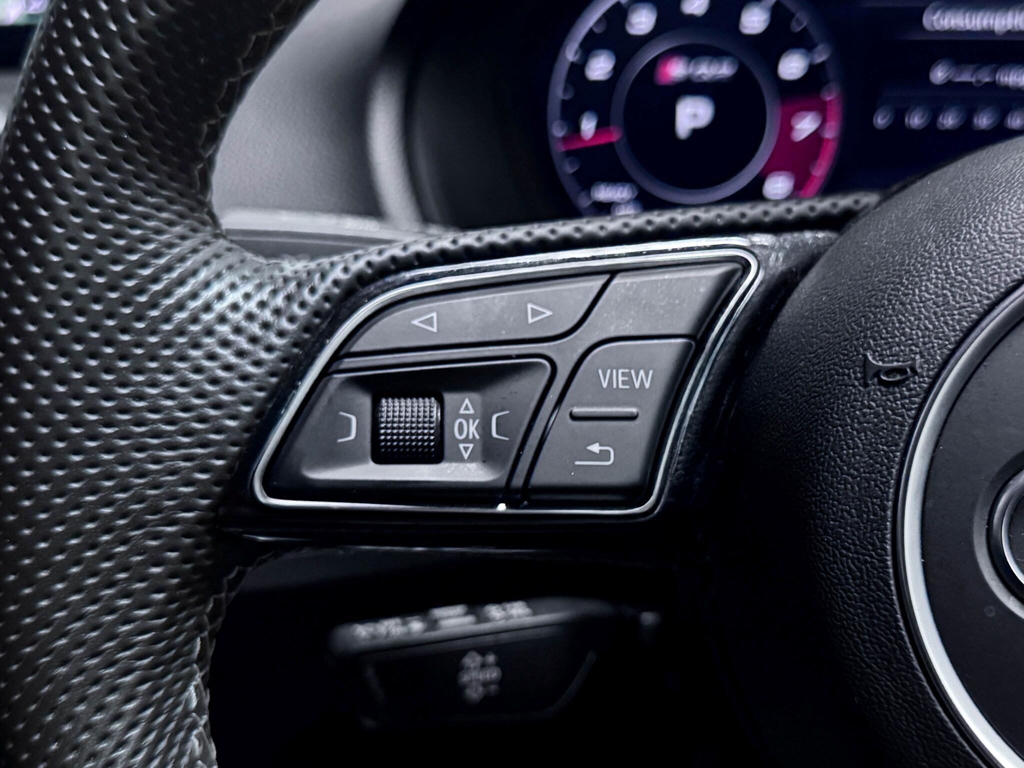 Audi SQ2 view 35