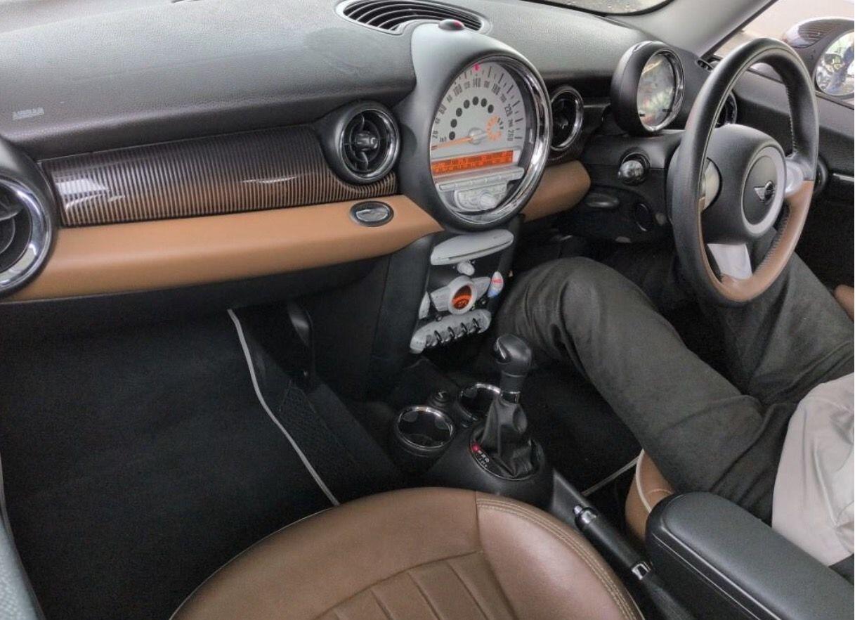 Mini Hatch view 5