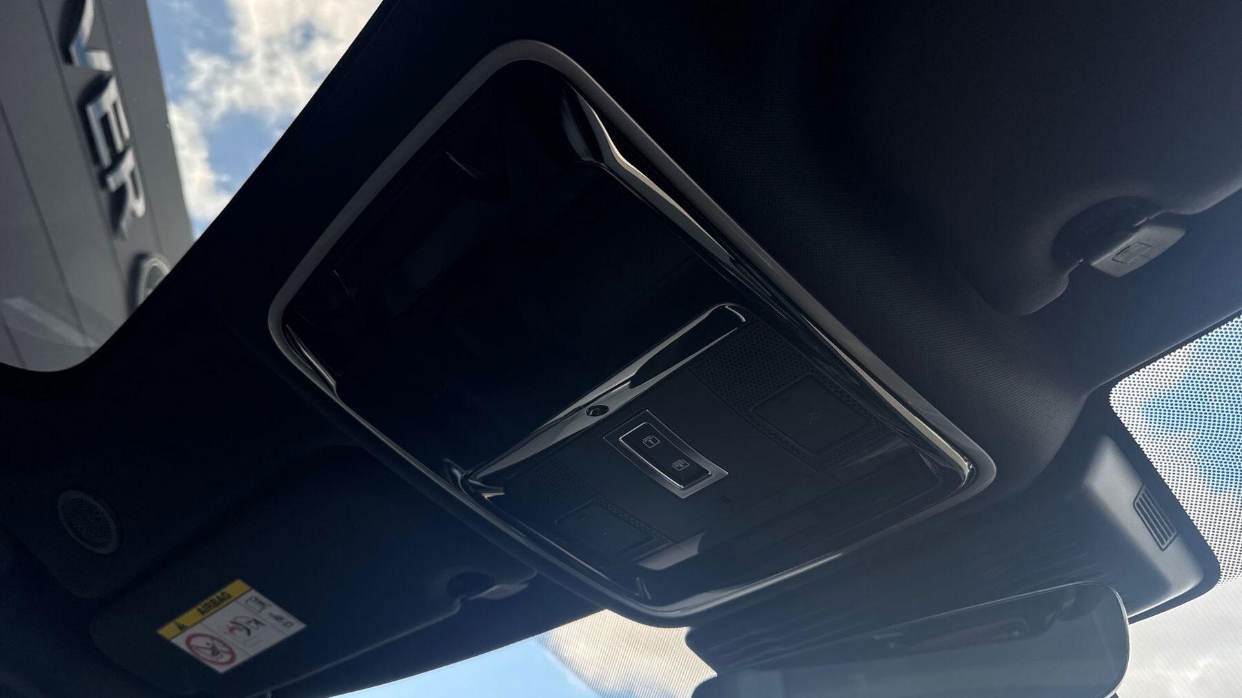 Land Rover Range Rover Velar view 23