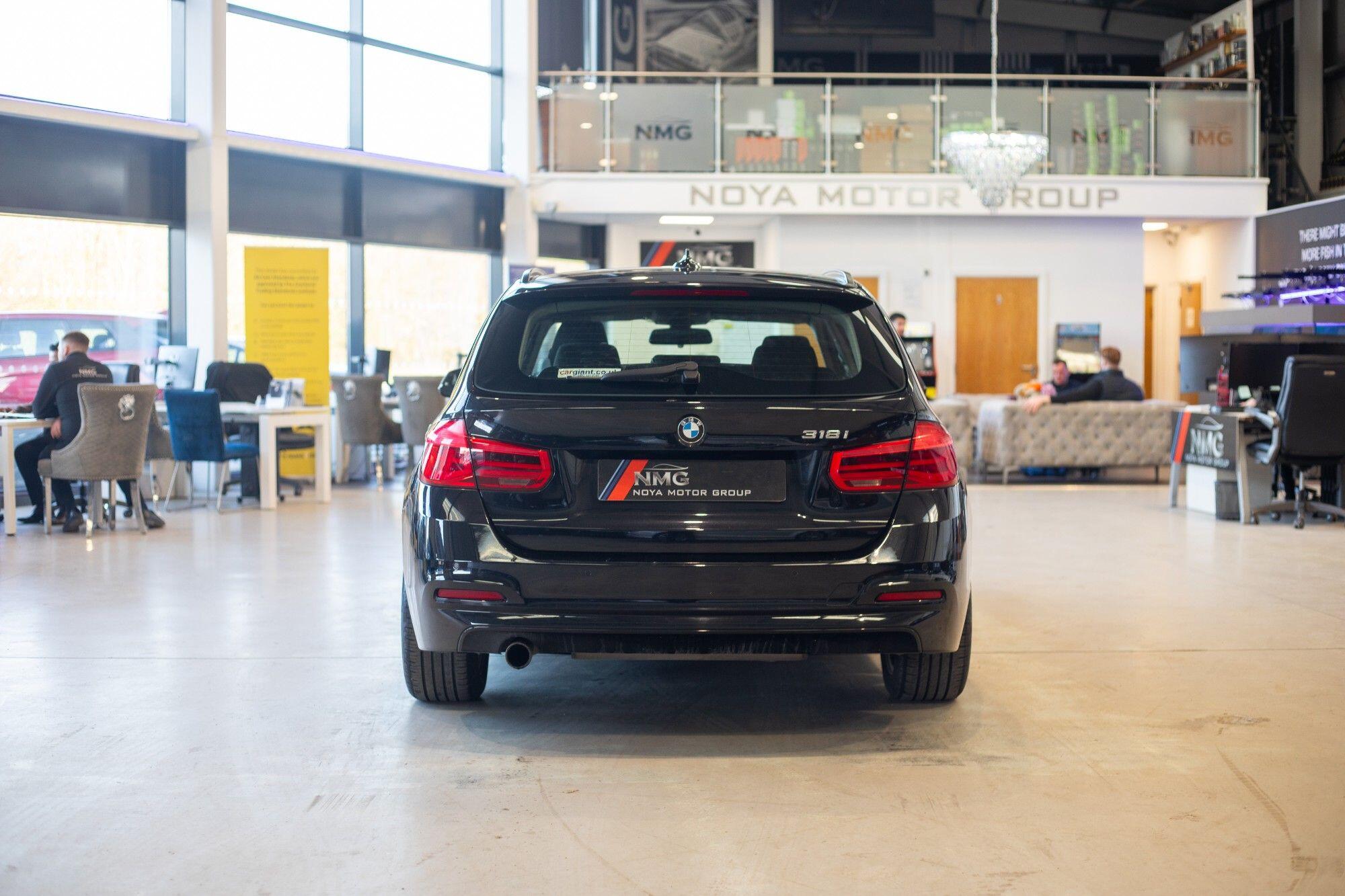 BMW 3 Series view 38