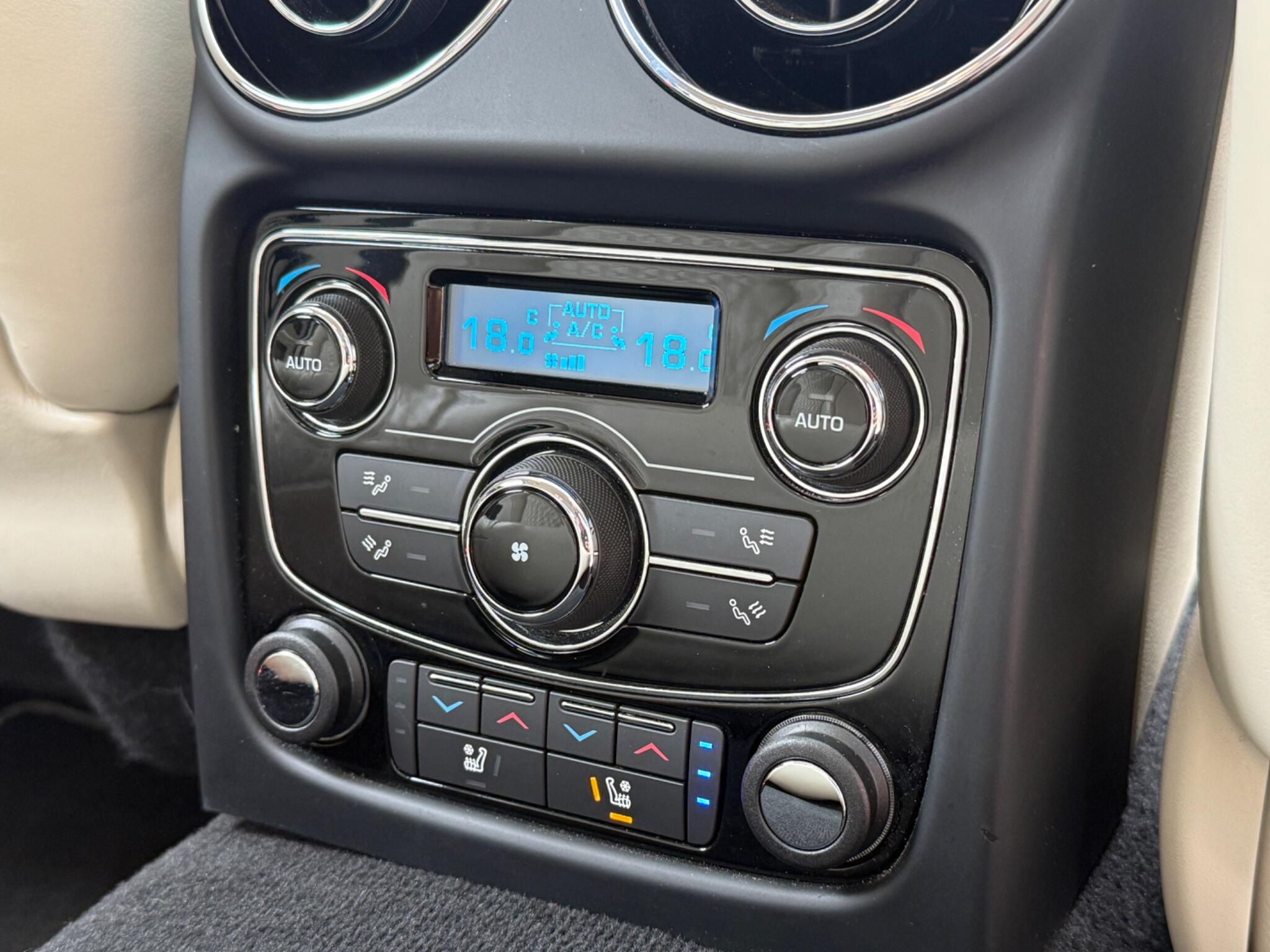 Jaguar XJ view 44