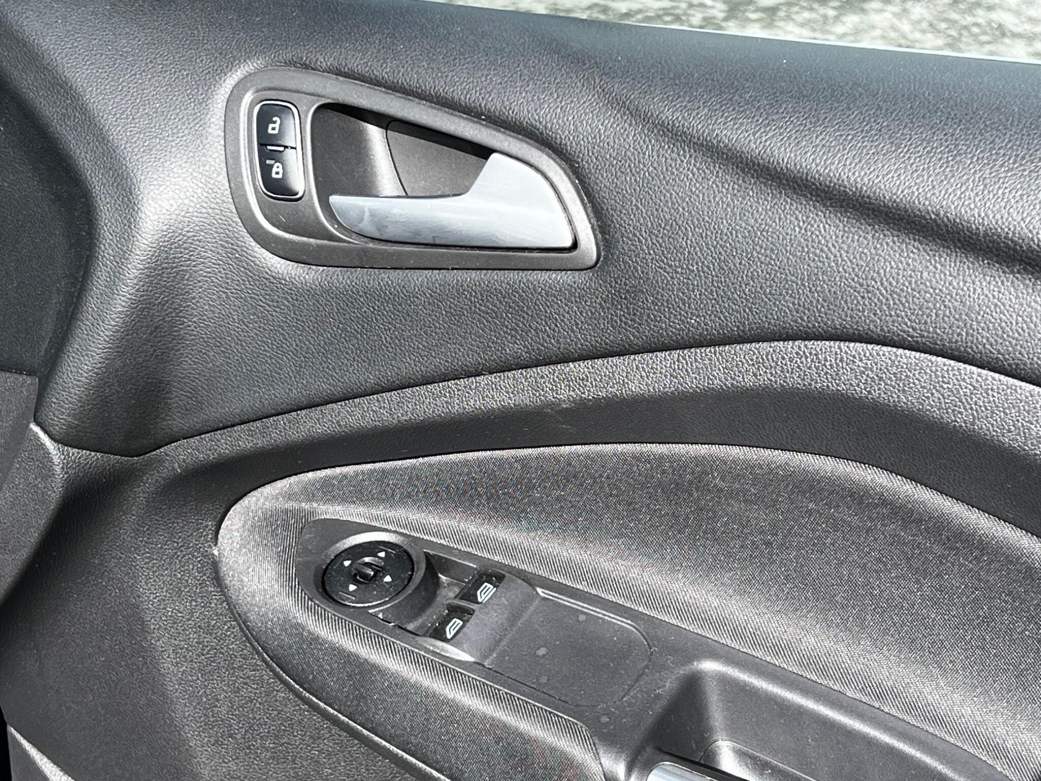 Ford C-Max view 19
