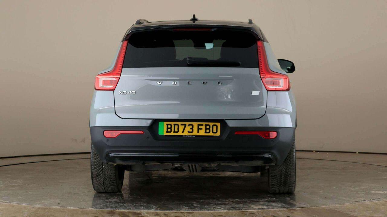 Volvo XC40 view 12