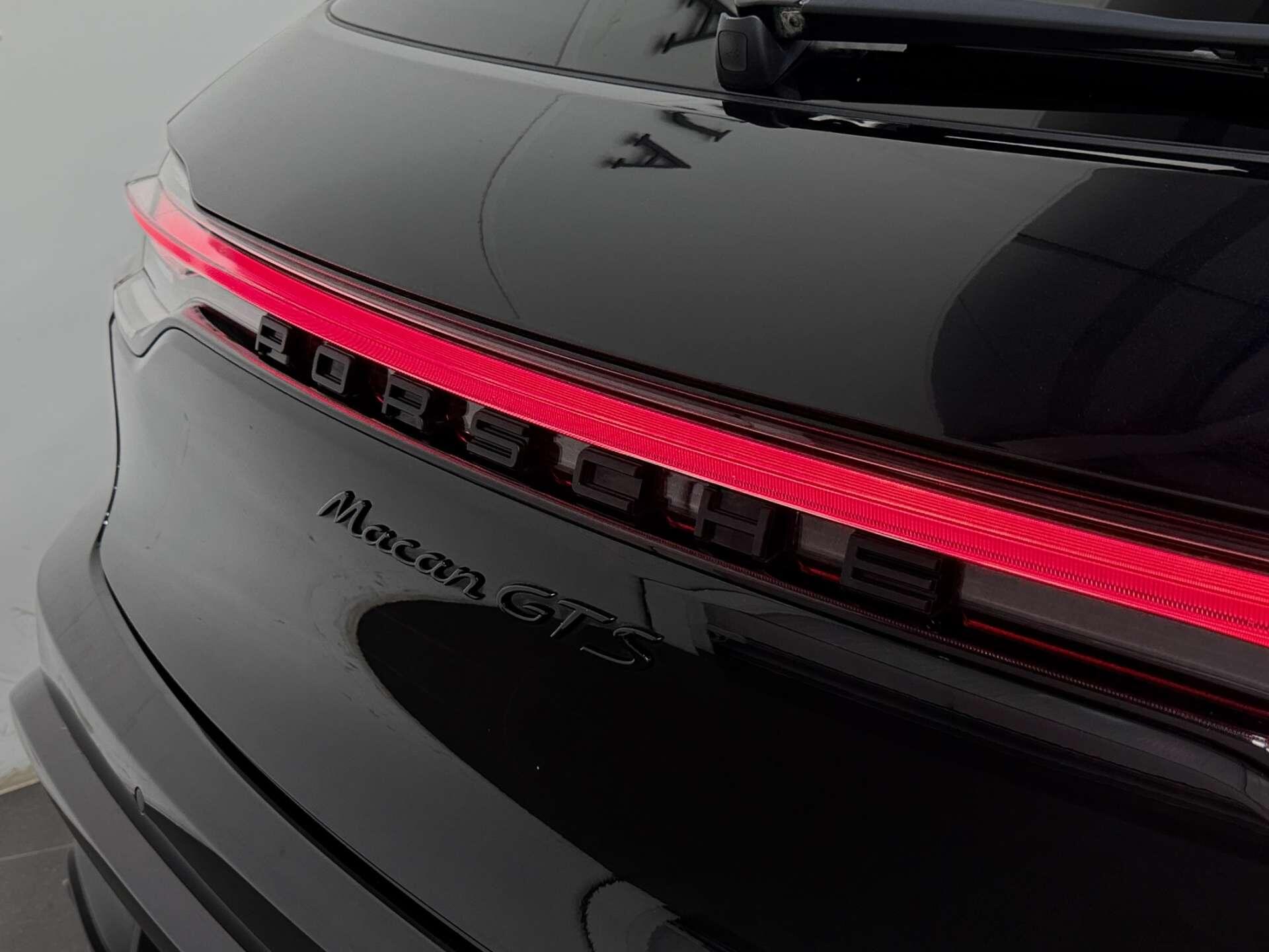 Porsche Macan view 30