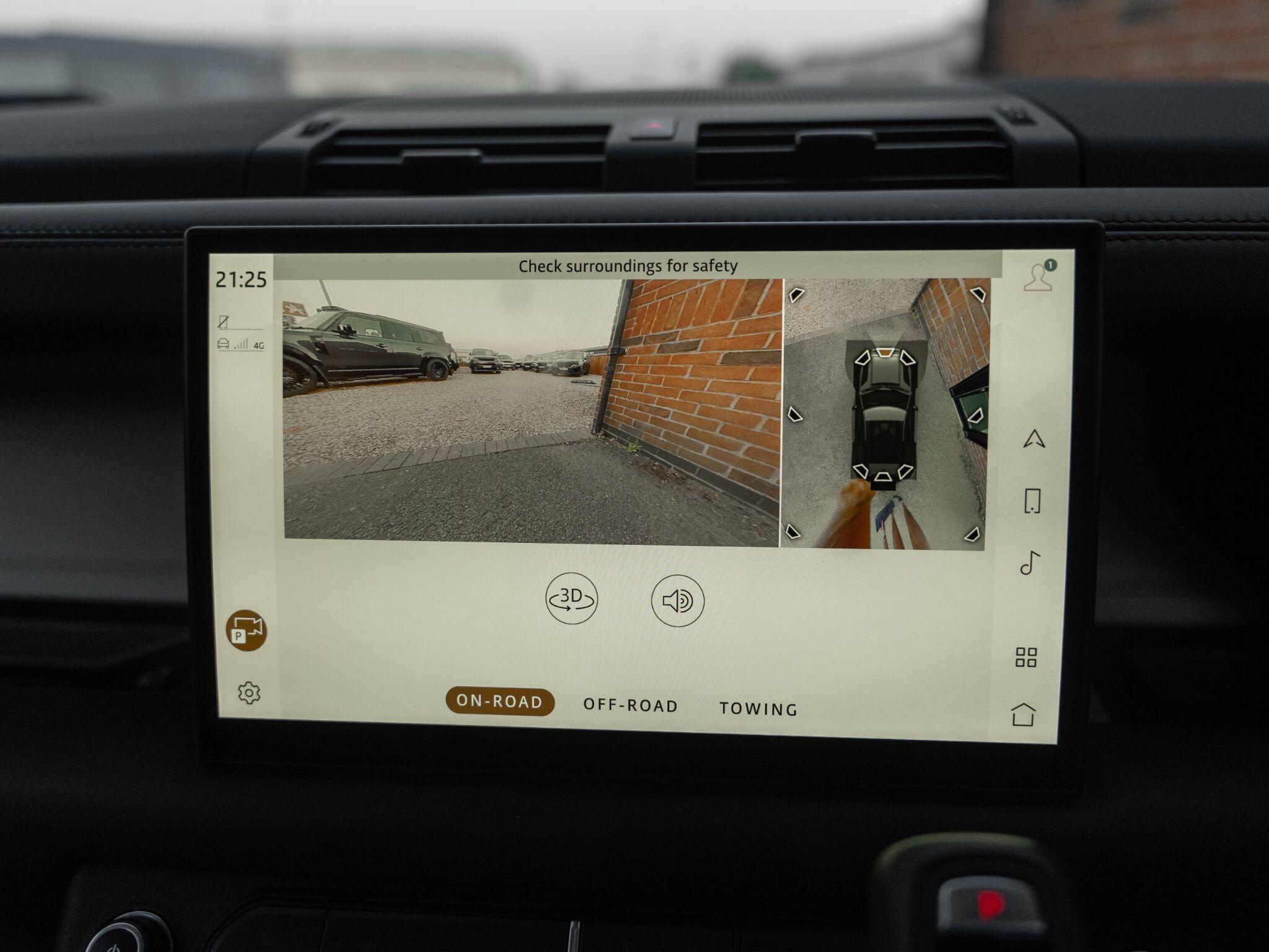 Land Rover Defender 90 view 57
