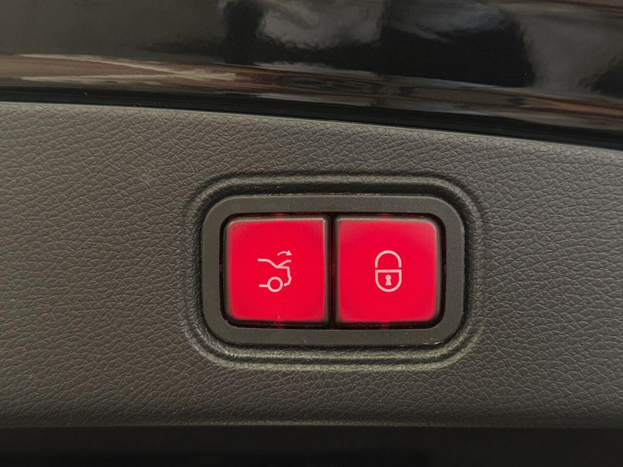 Mercedes-Benz E Class view 17