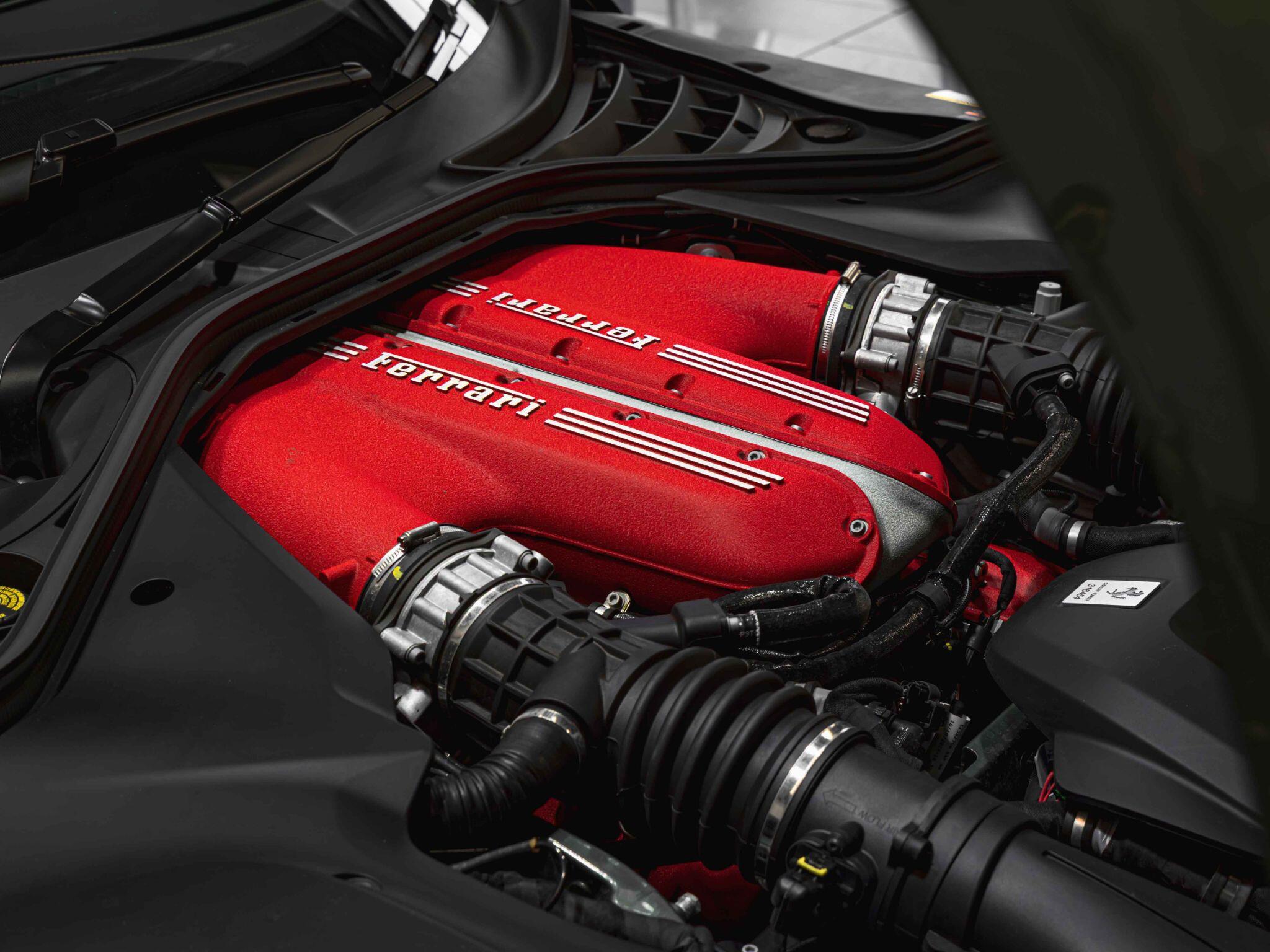Ferrari 12cilindri view 19