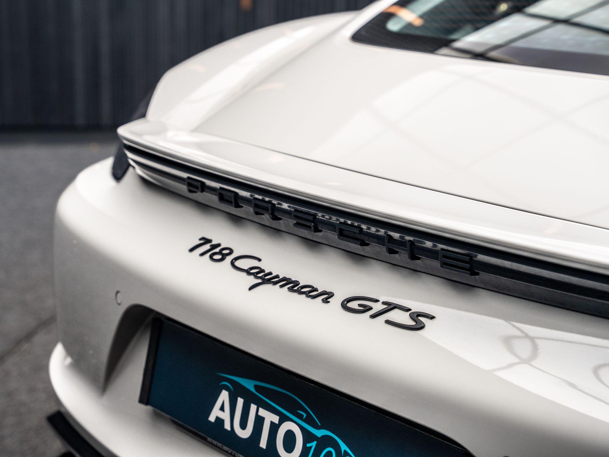 Porsche Cayman view 21