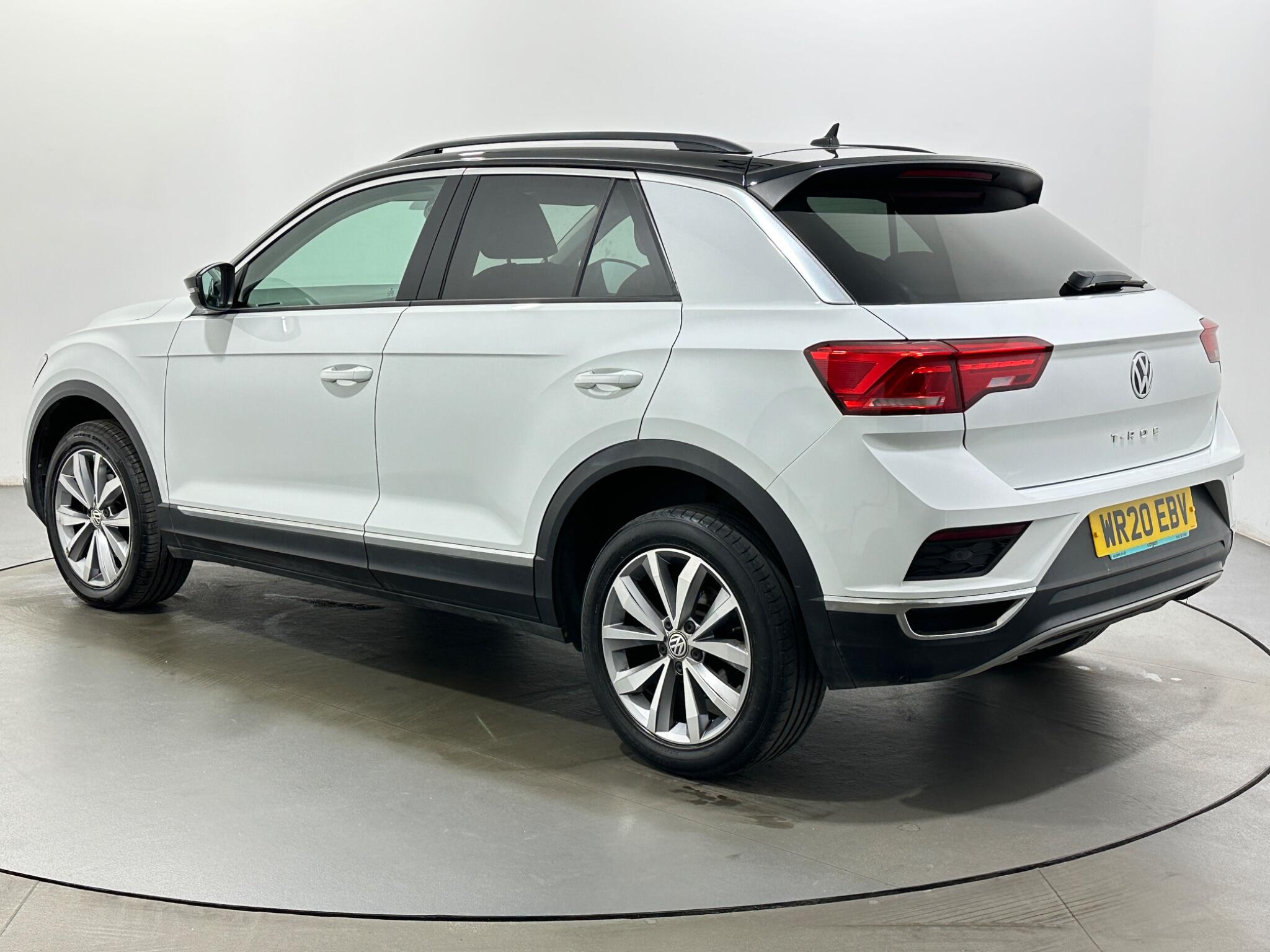 Volkswagen T-Roc view 6
