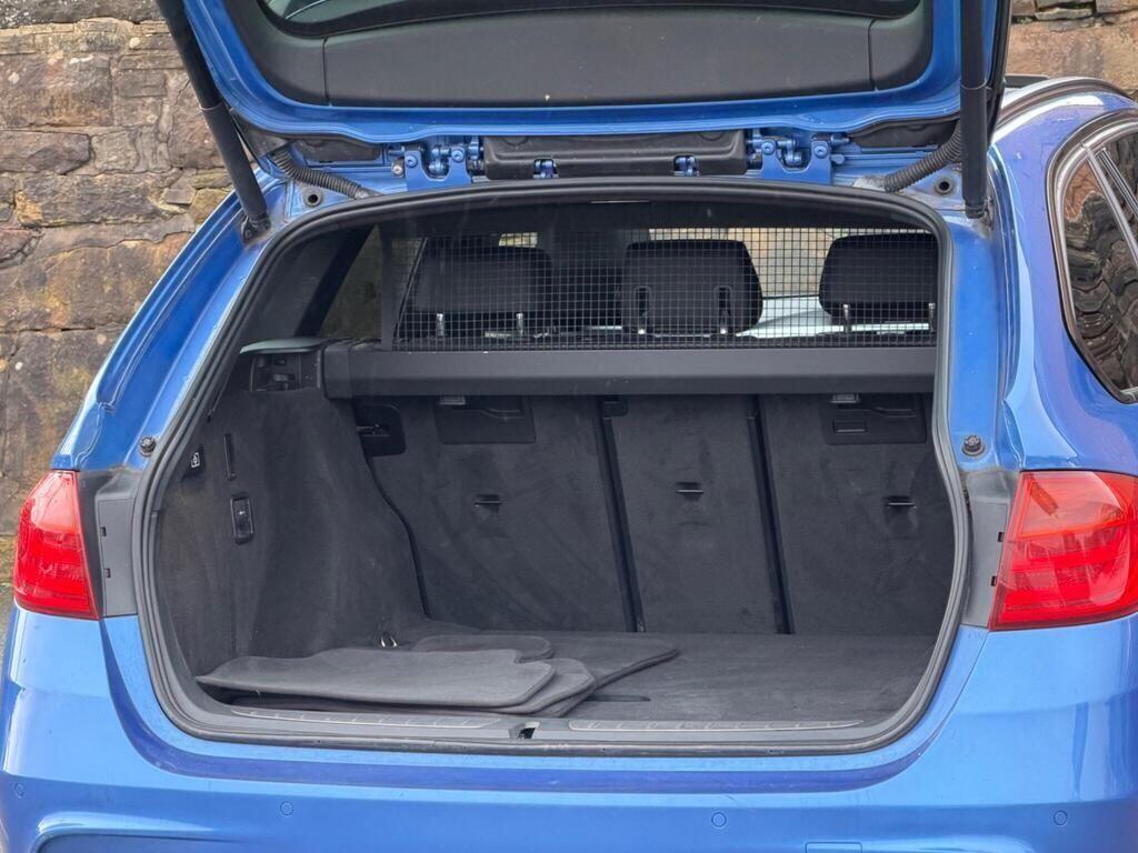 BMW 3 Series view 23