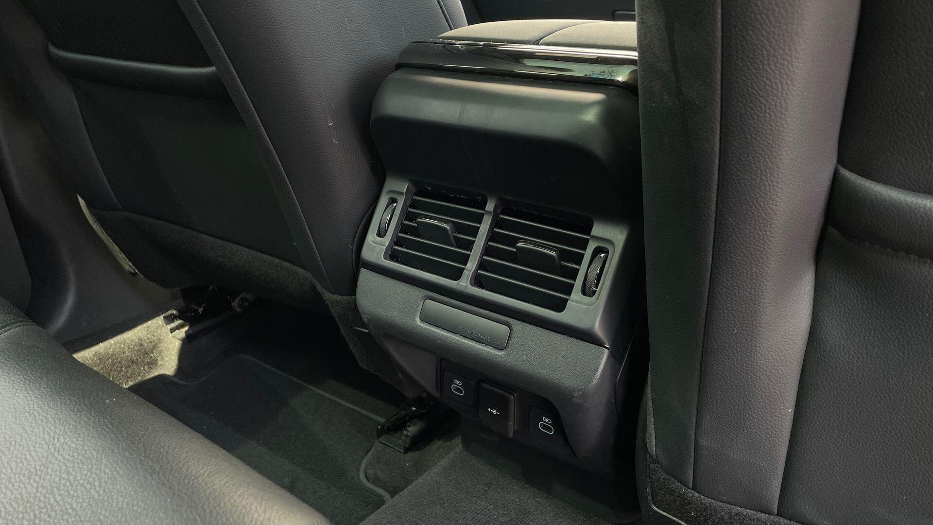 Land Rover Range Rover Evoque view 18