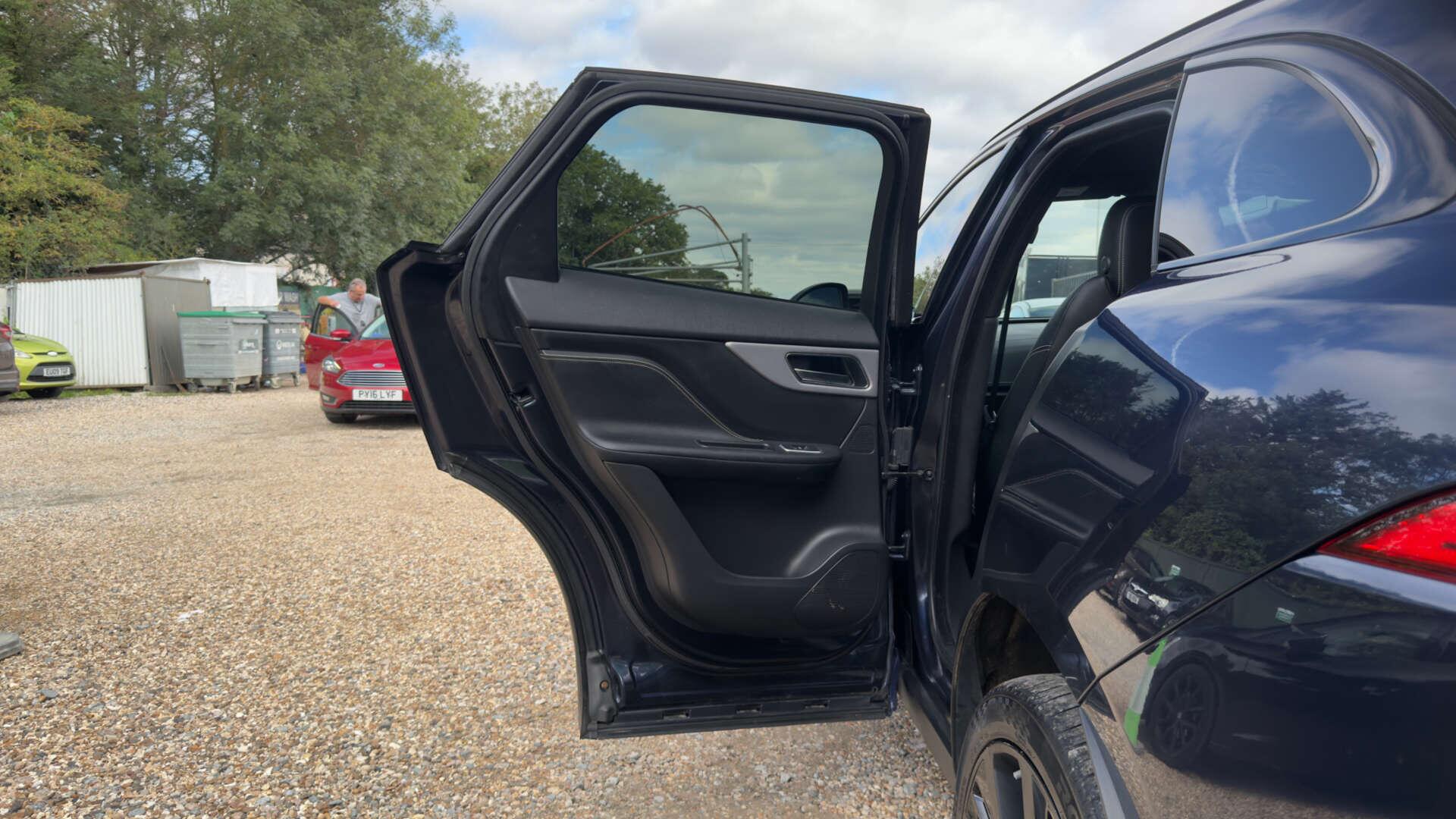 Jaguar F-Pace view 43