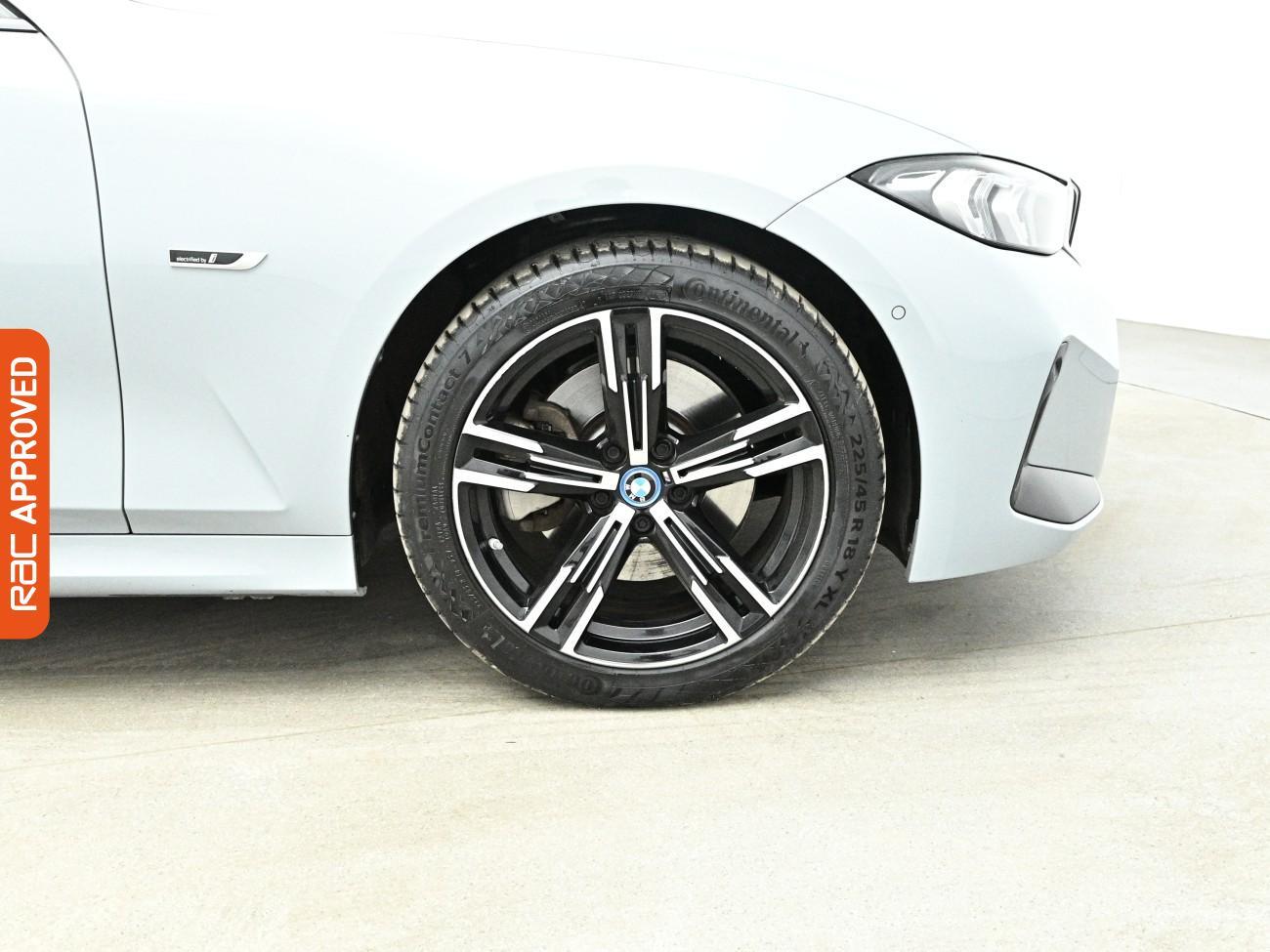 BMW 3 Series view 27