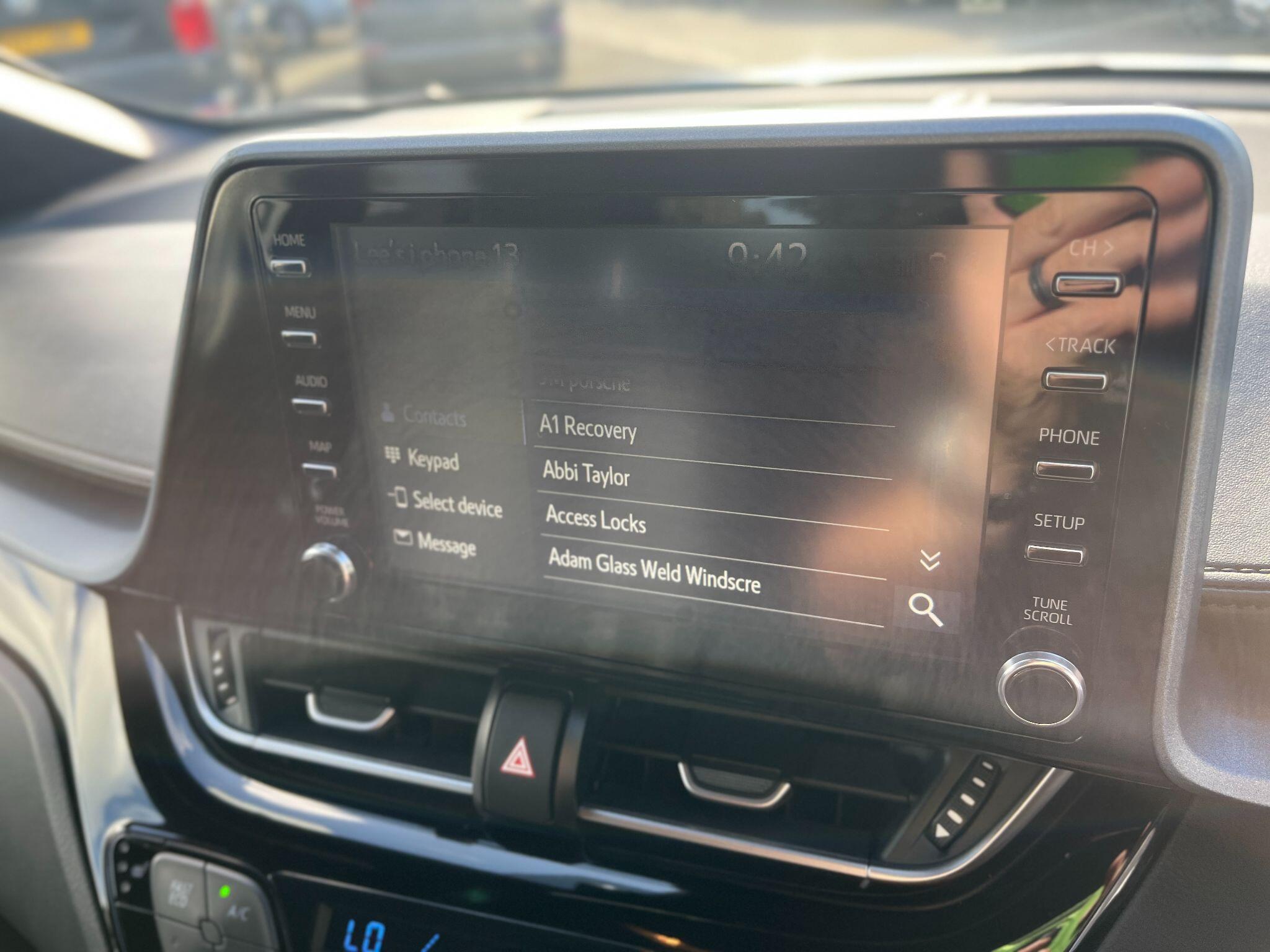 Toyota C-HR view 40