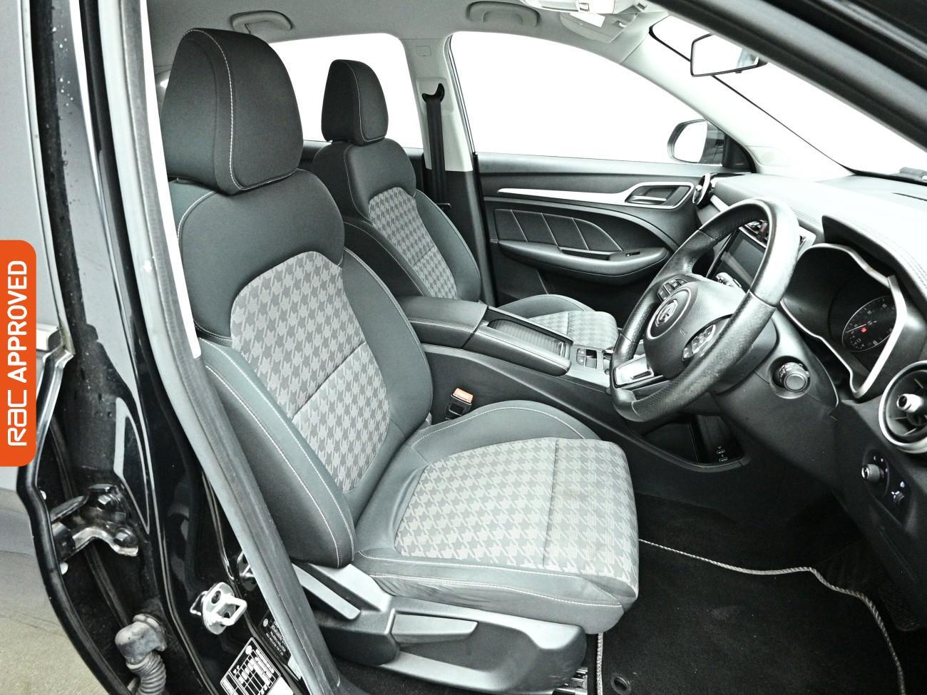 MG ZS view 13