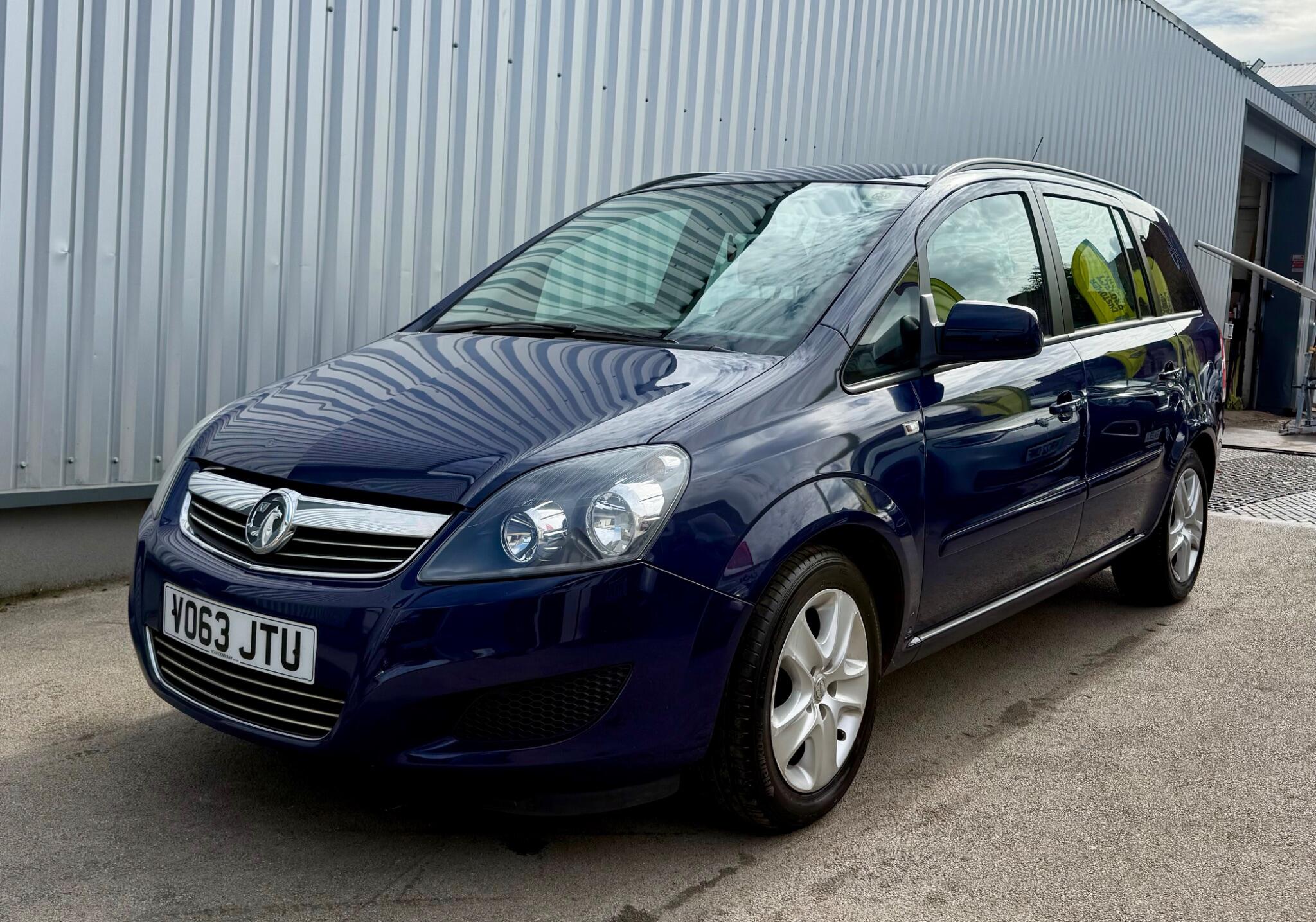 Vauxhall Zafira view 6
