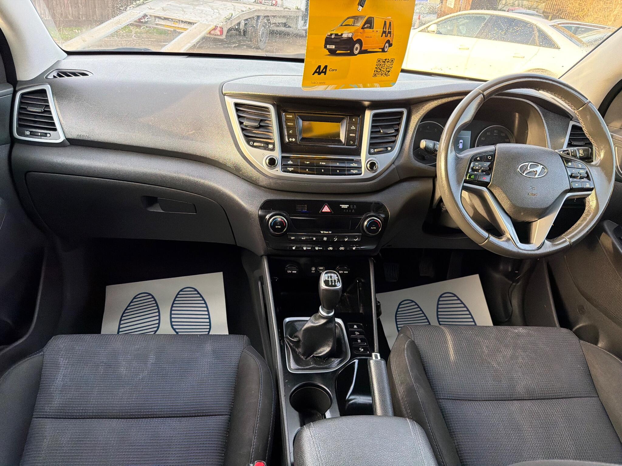 2016 Hyundai TUCSON 1.6 GDi Blue Drive SE Euro 6 (s/s) 5dr image 15