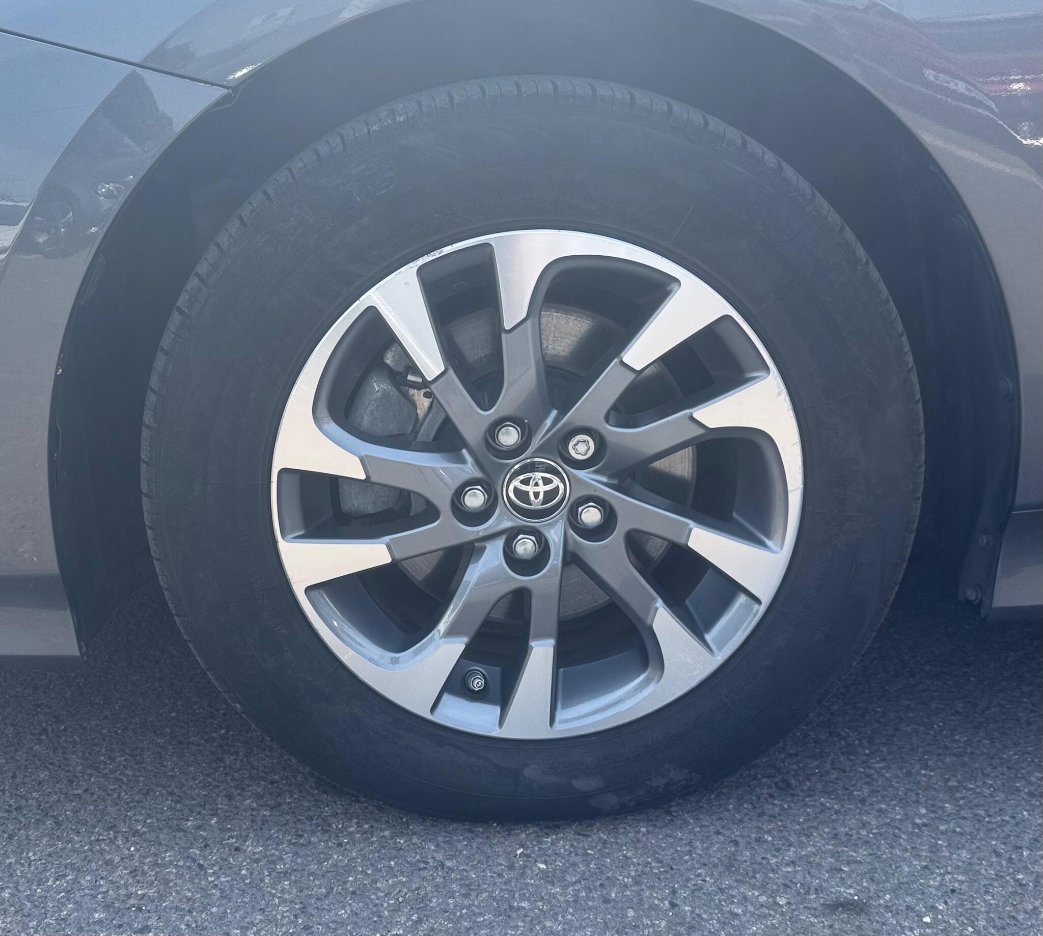 Toyota Prius view 22