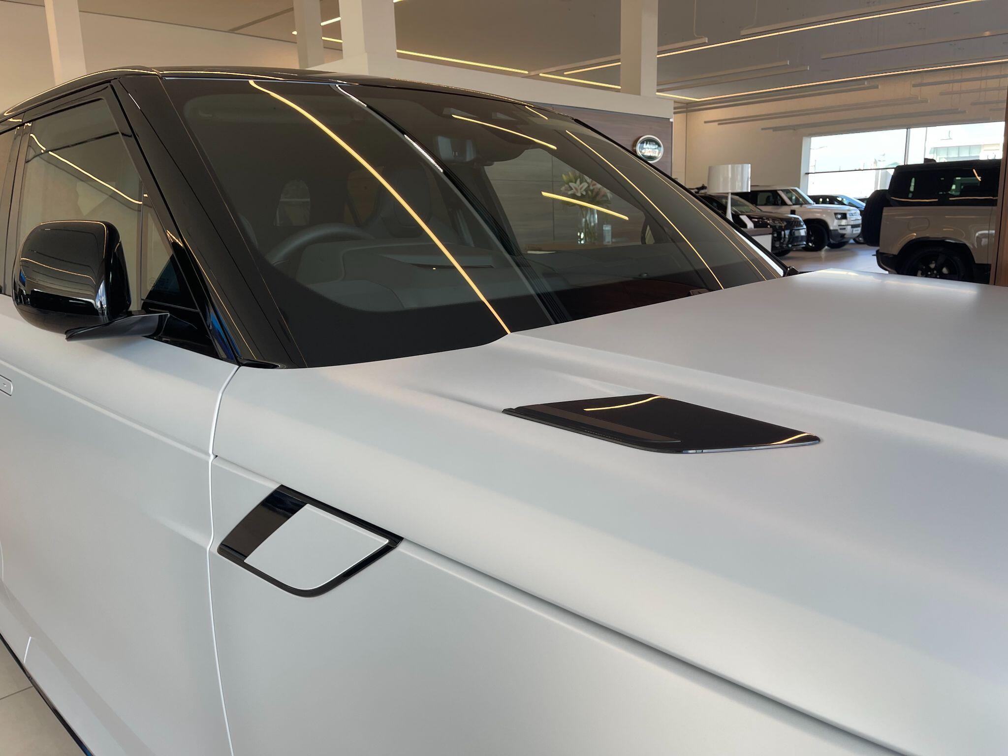 Land Rover Range Rover Sport view 8