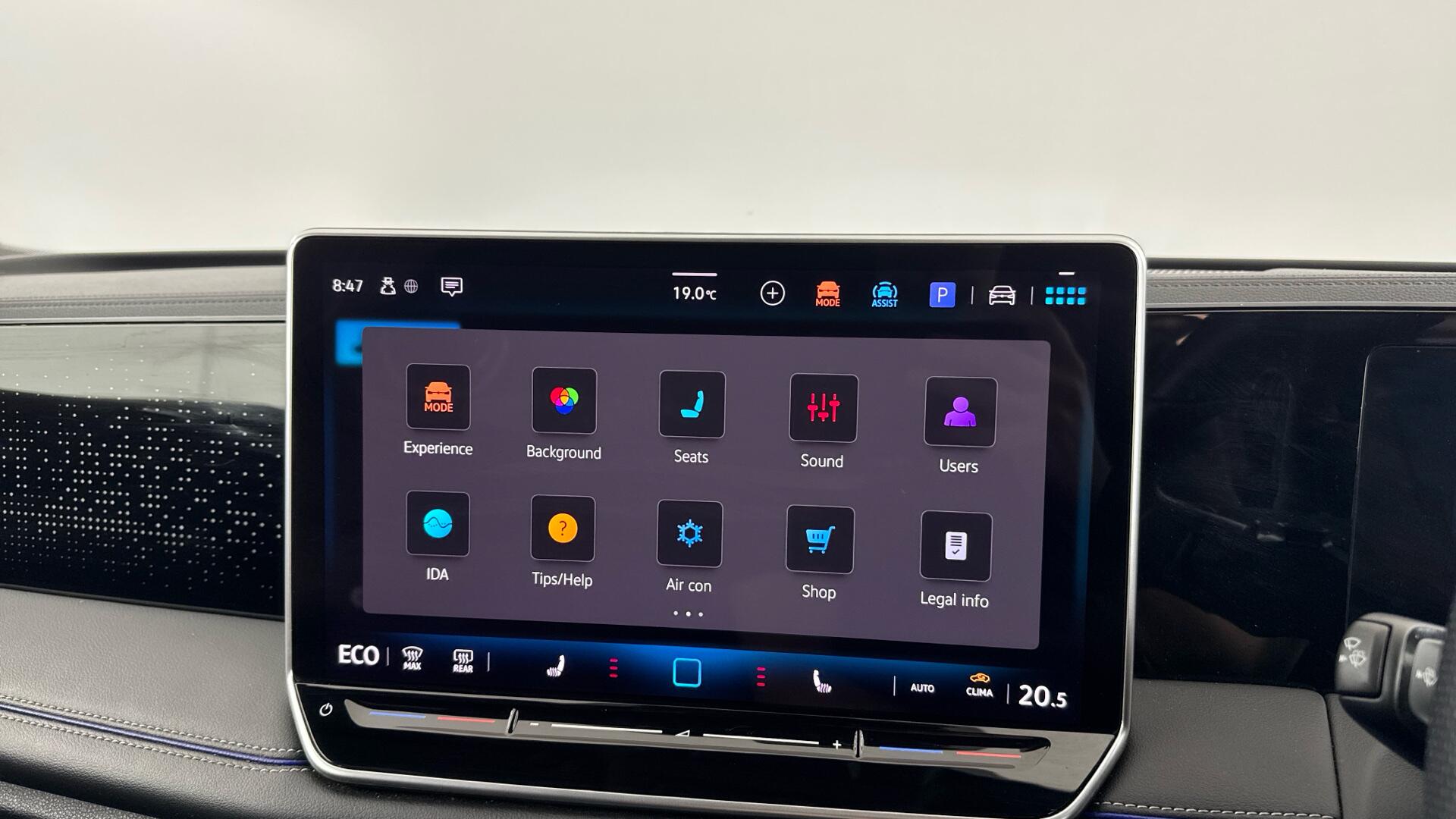 Volkswagen Tiguan view 35