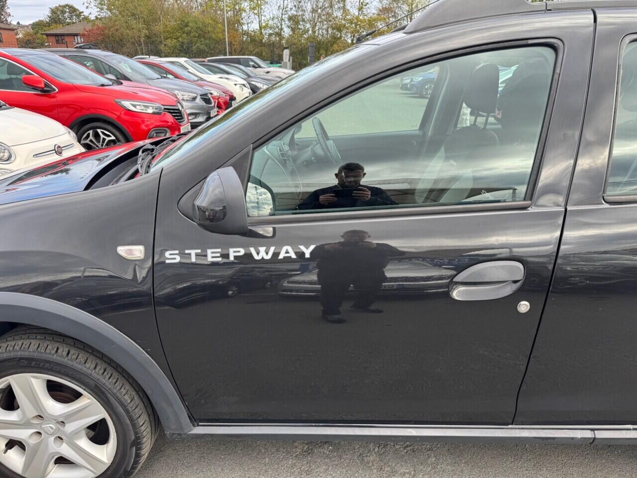 Dacia Sandero view 35