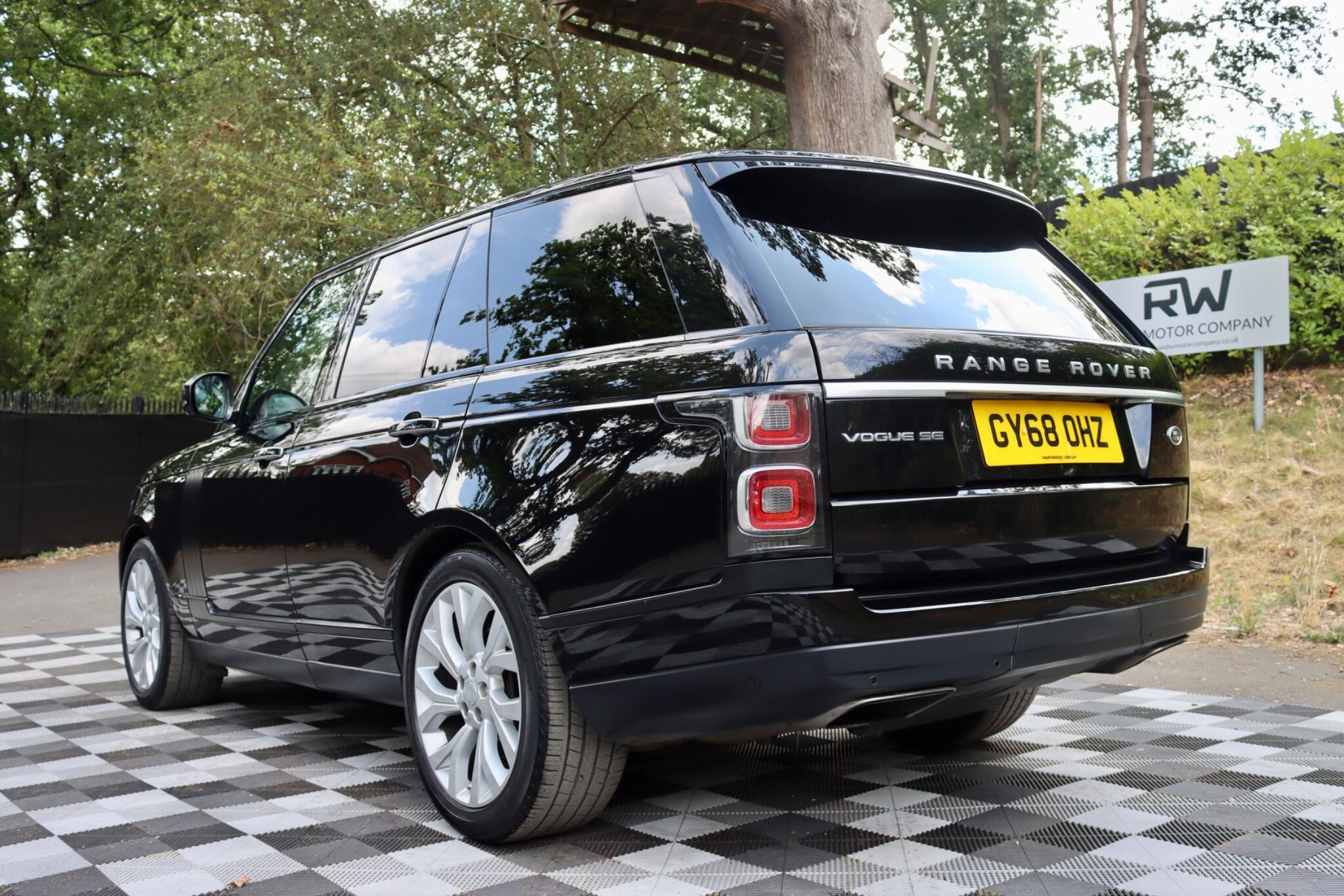 Land Rover Range Rover view 34