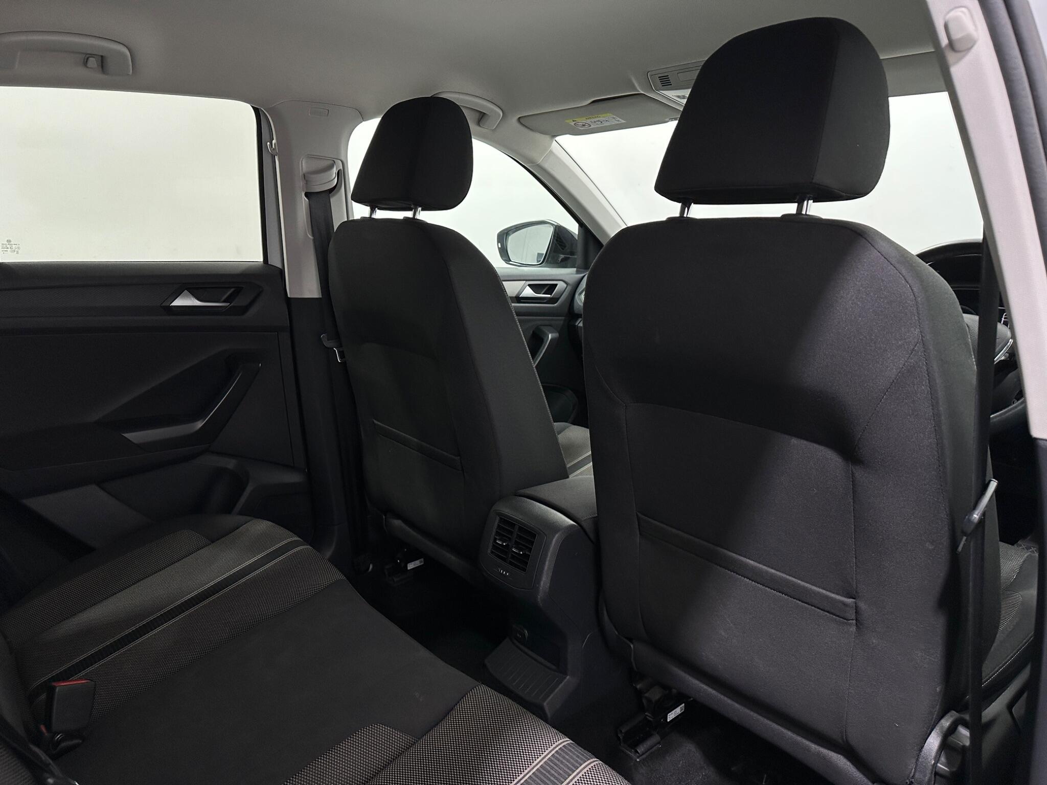 Volkswagen T-Roc view 40