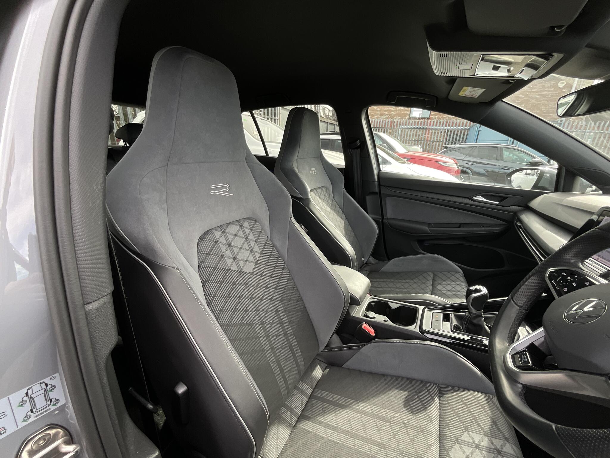 Volkswagen Golf view 8