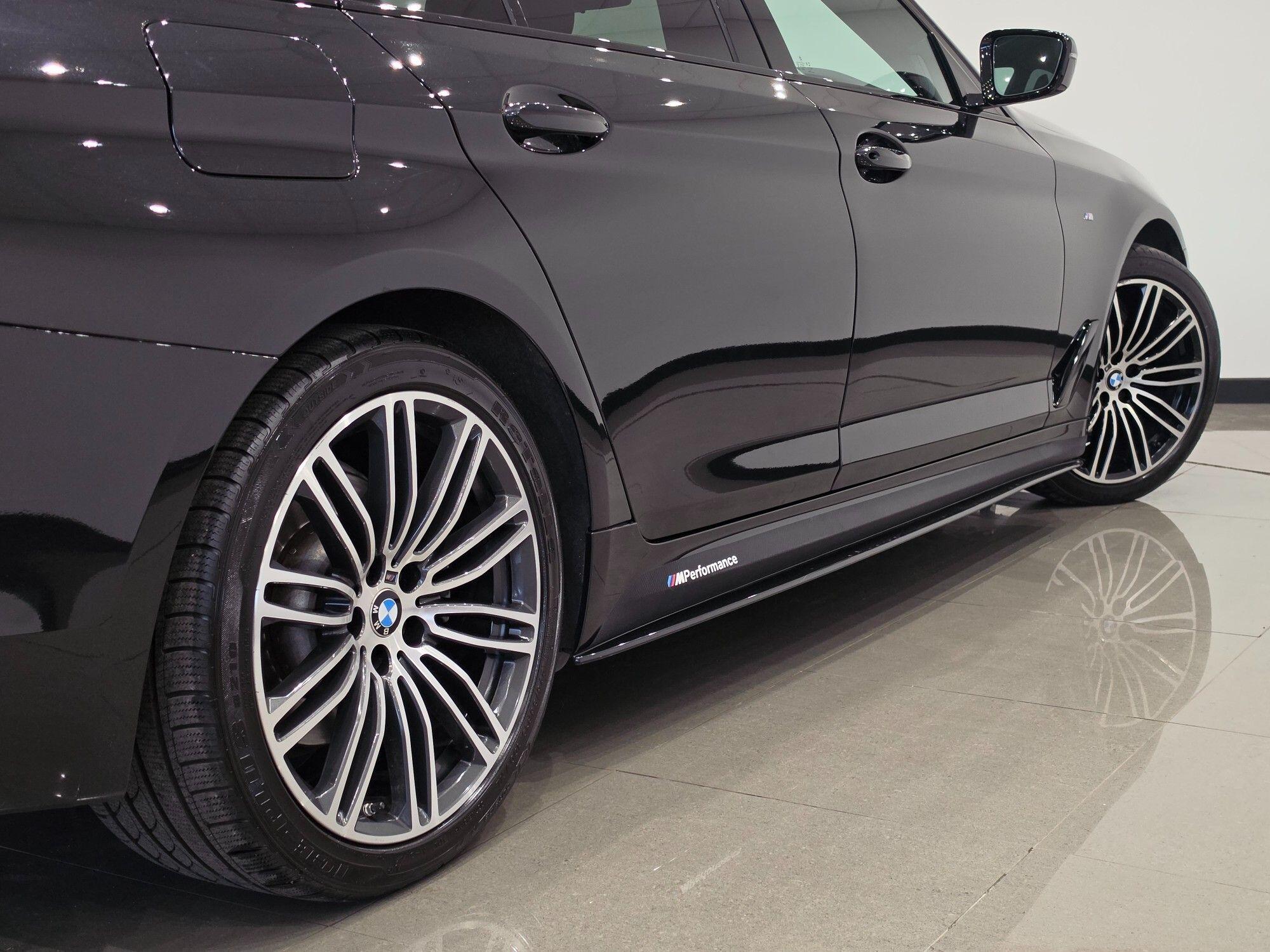 BMW 5 Series view 17