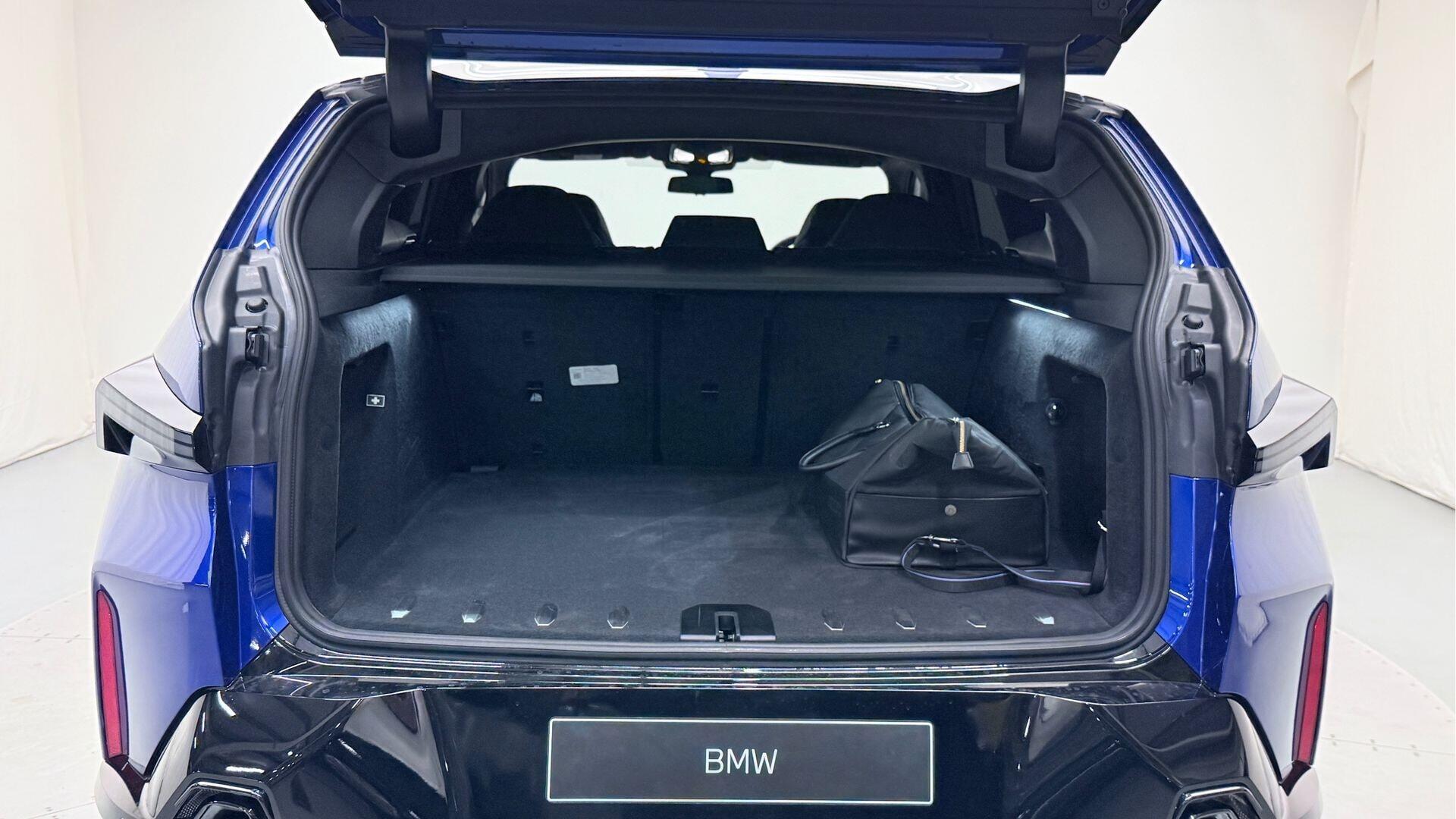 BMW XM view 13